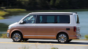Volkswagen California T6.1 - side action