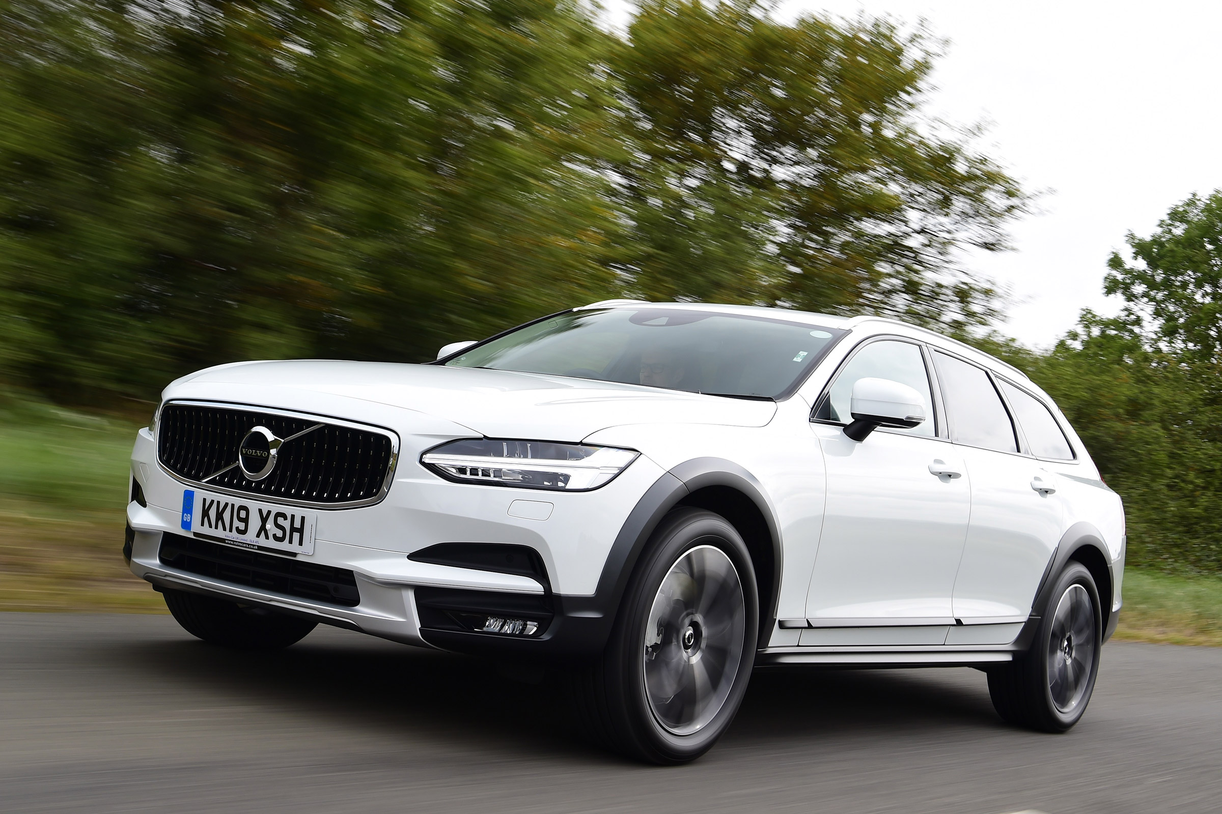 Volvo V90 Cross Country - front