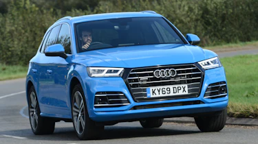 Audi Q5 TFSI e - front action