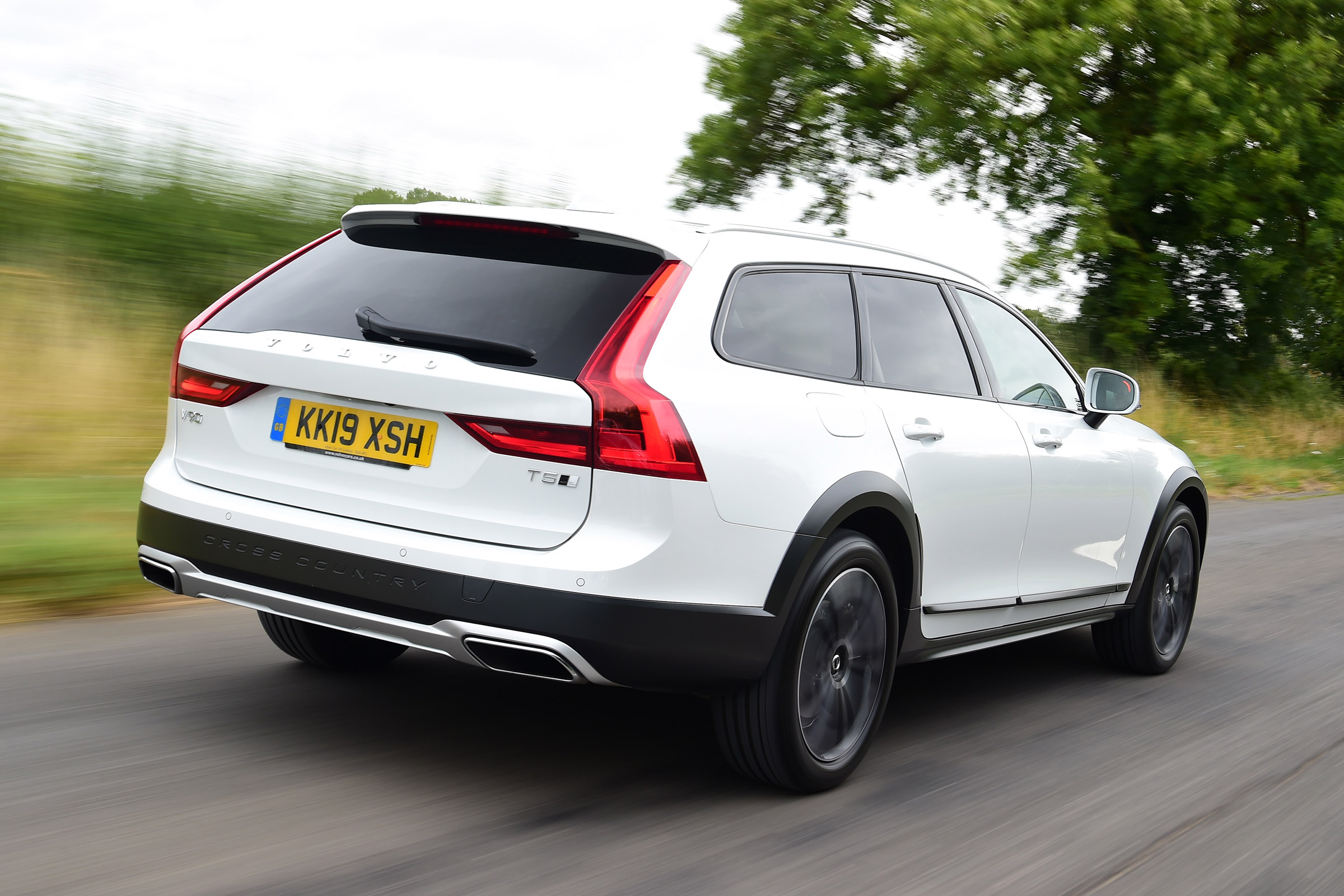 Volvo V90 Cross Country - rear
