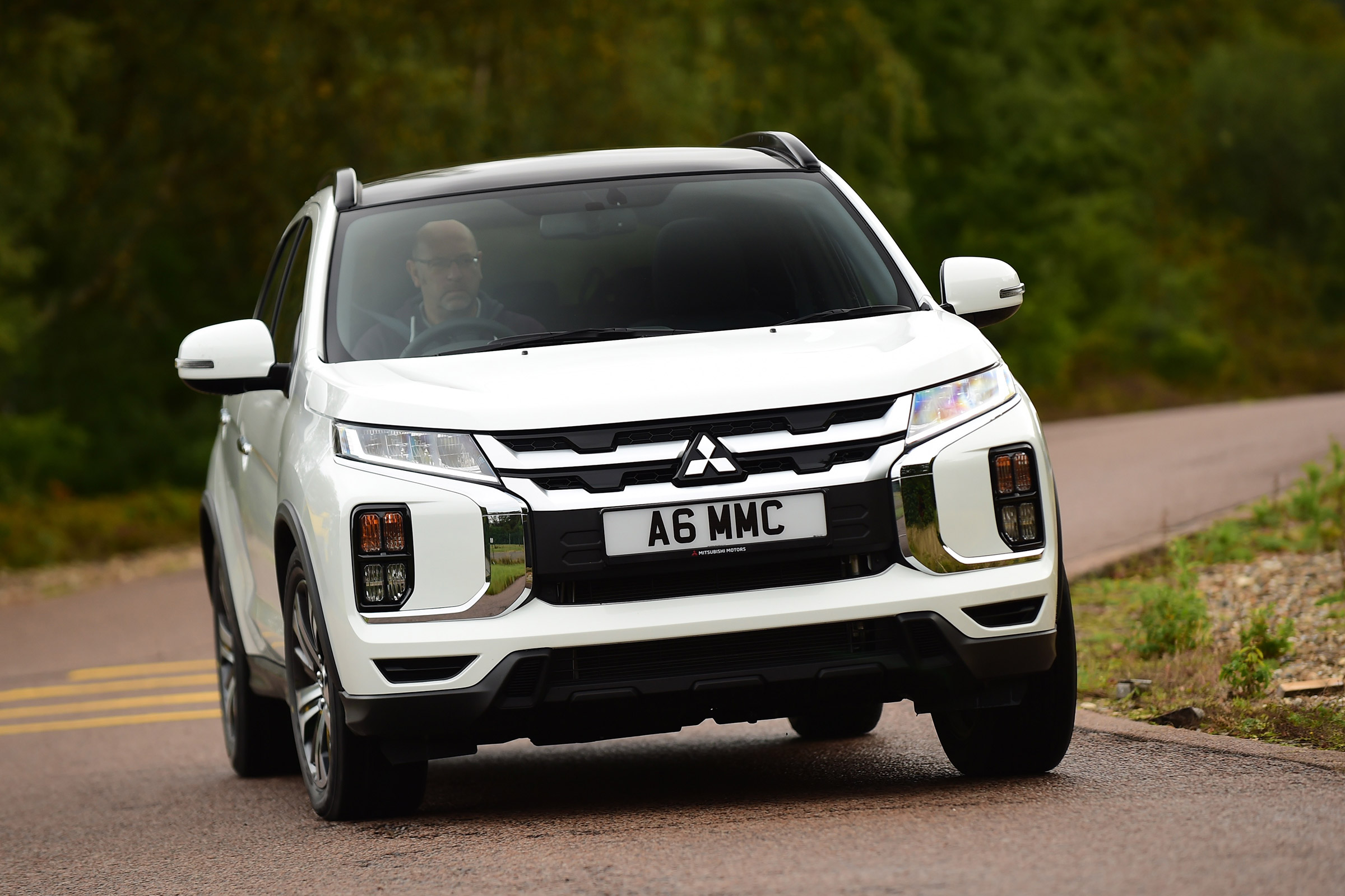 Mitsubishi ASX - front cornering