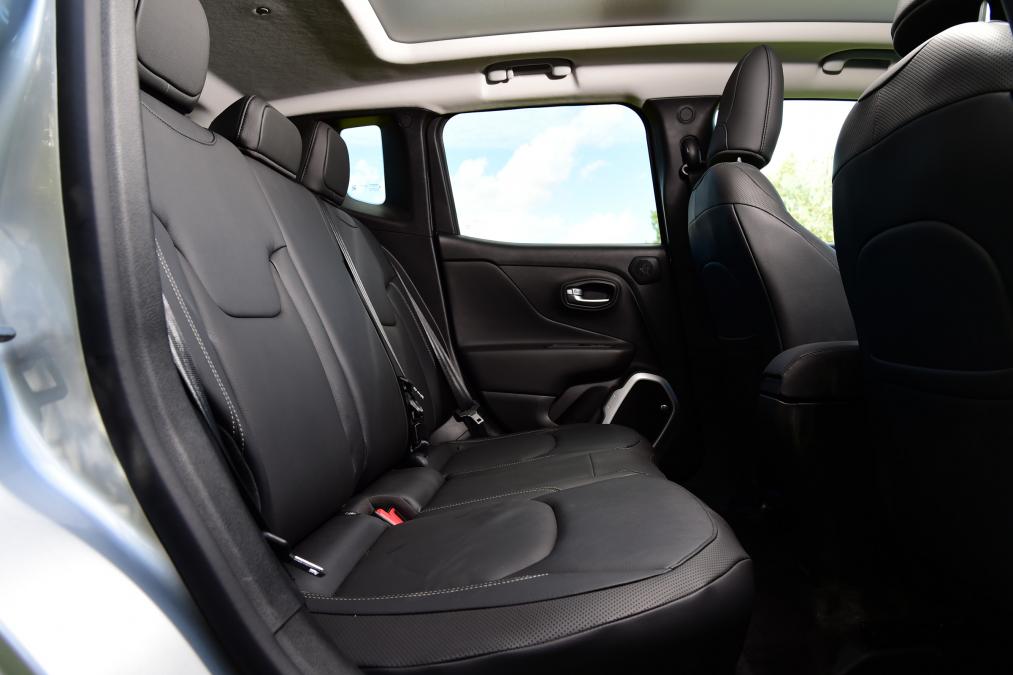 Used Jeep Renegade - rear seats