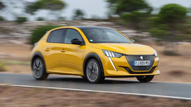 Peugeot 208 - front action