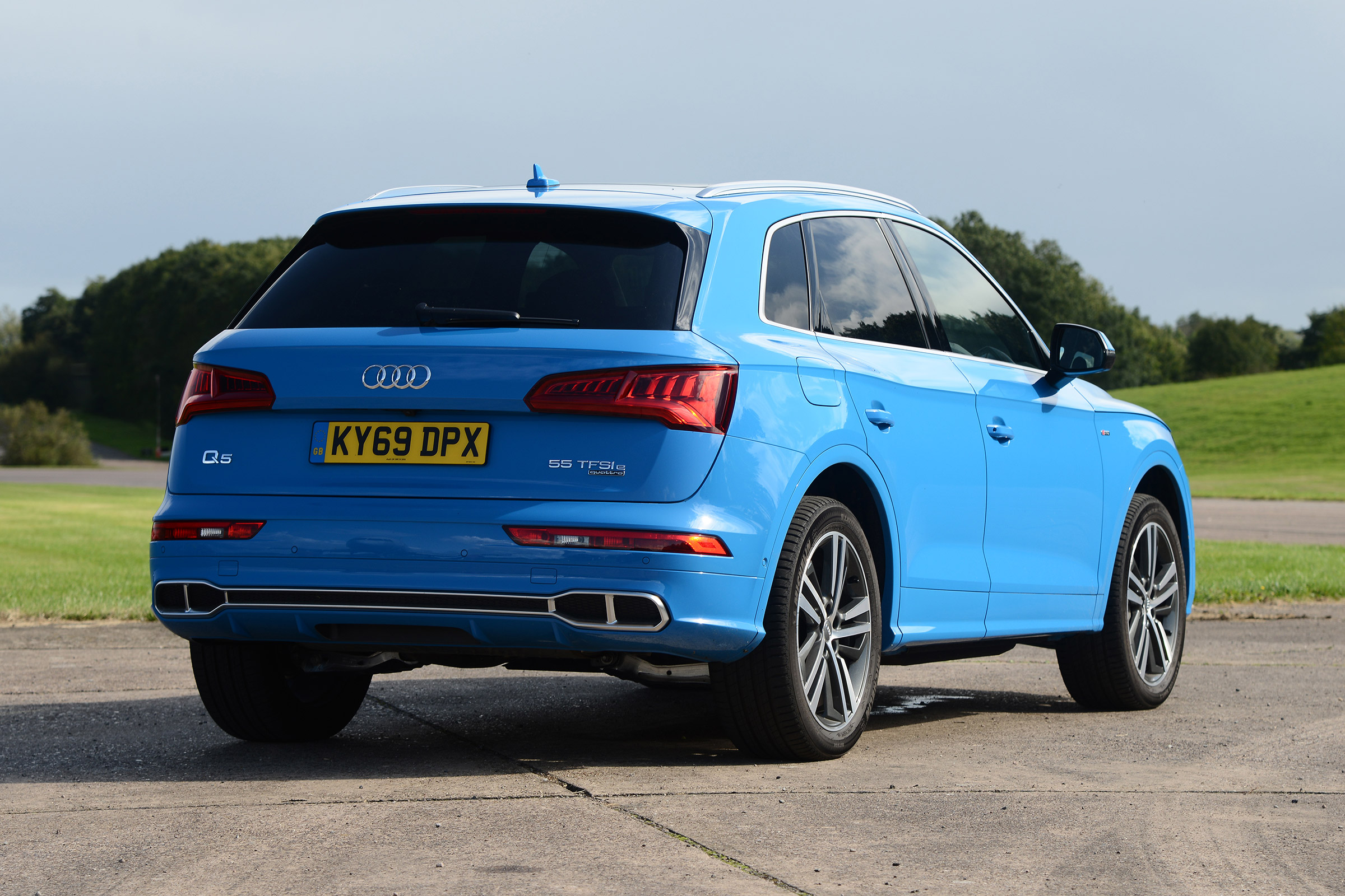 Audi Q5 TFSI e - rear static