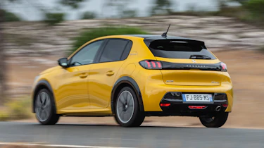 Peugeot 208 - rear action