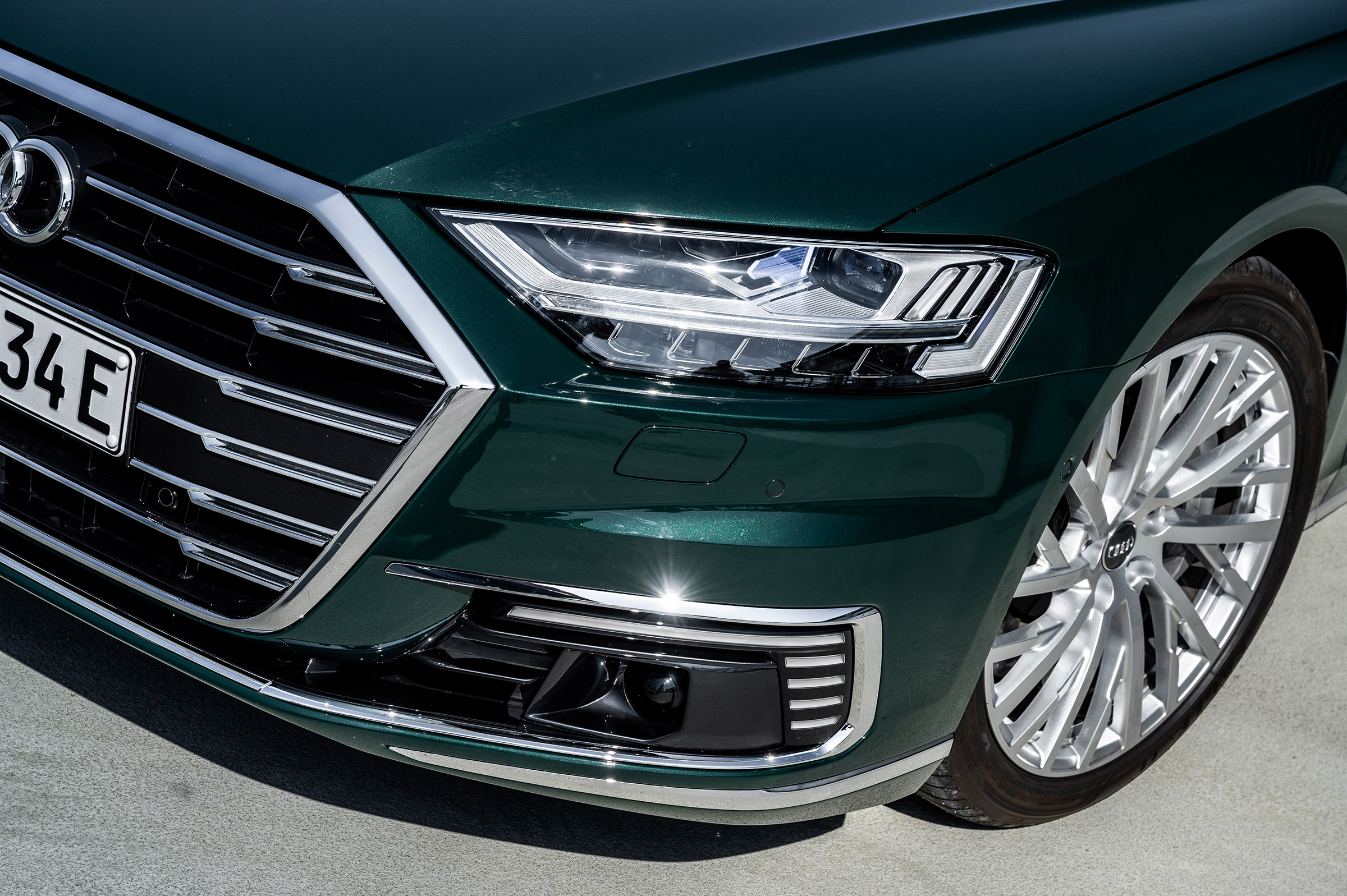 Audi A8 60 TFSI e - front detail