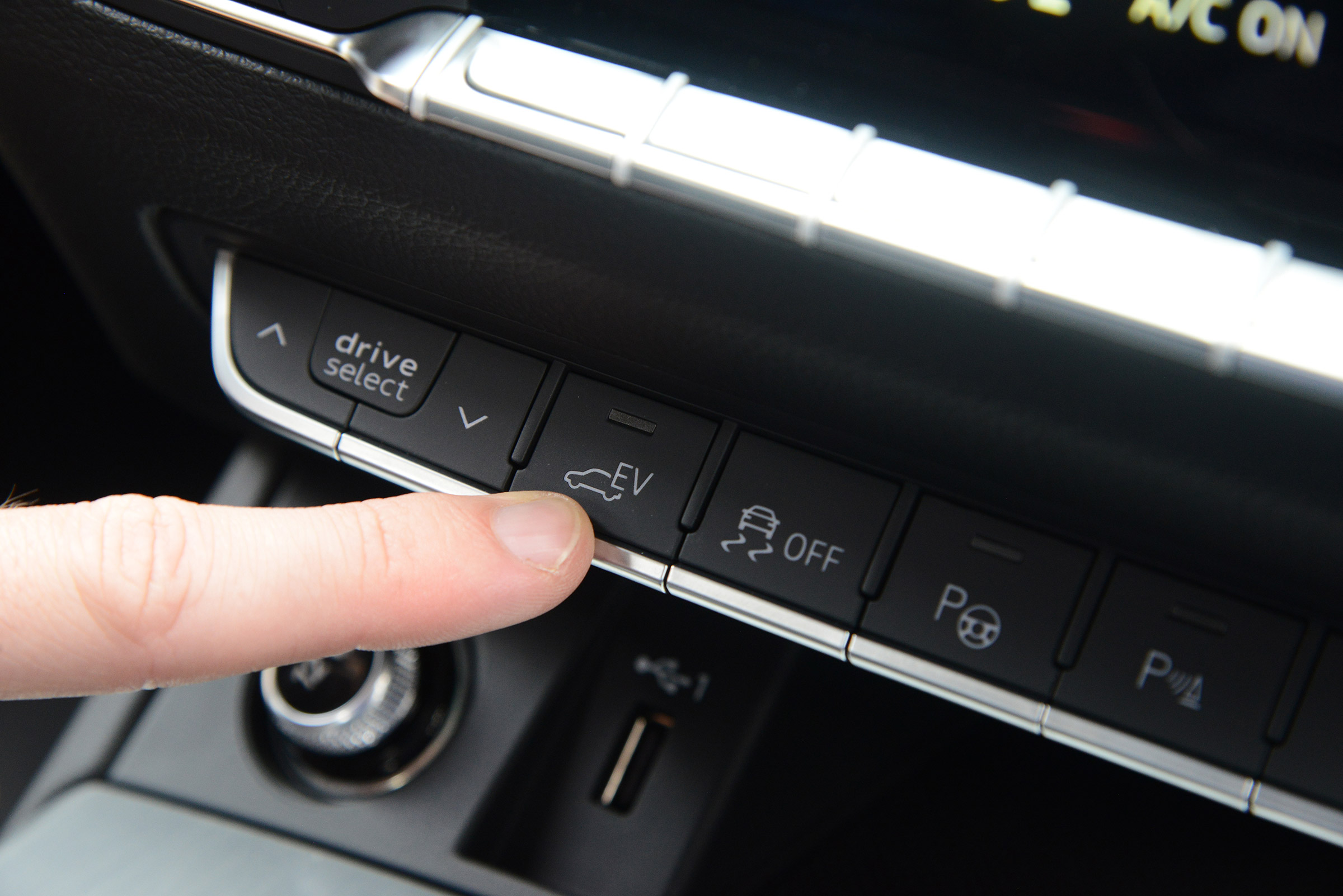 Audi Q5 TFSI e - electric mode