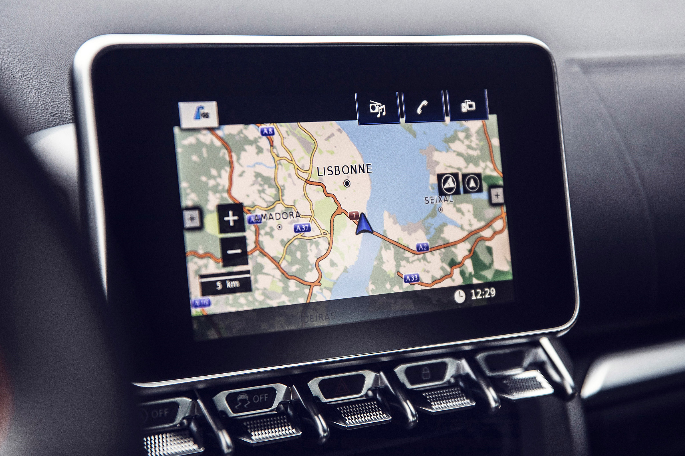 Alpine A110S - sat-nav