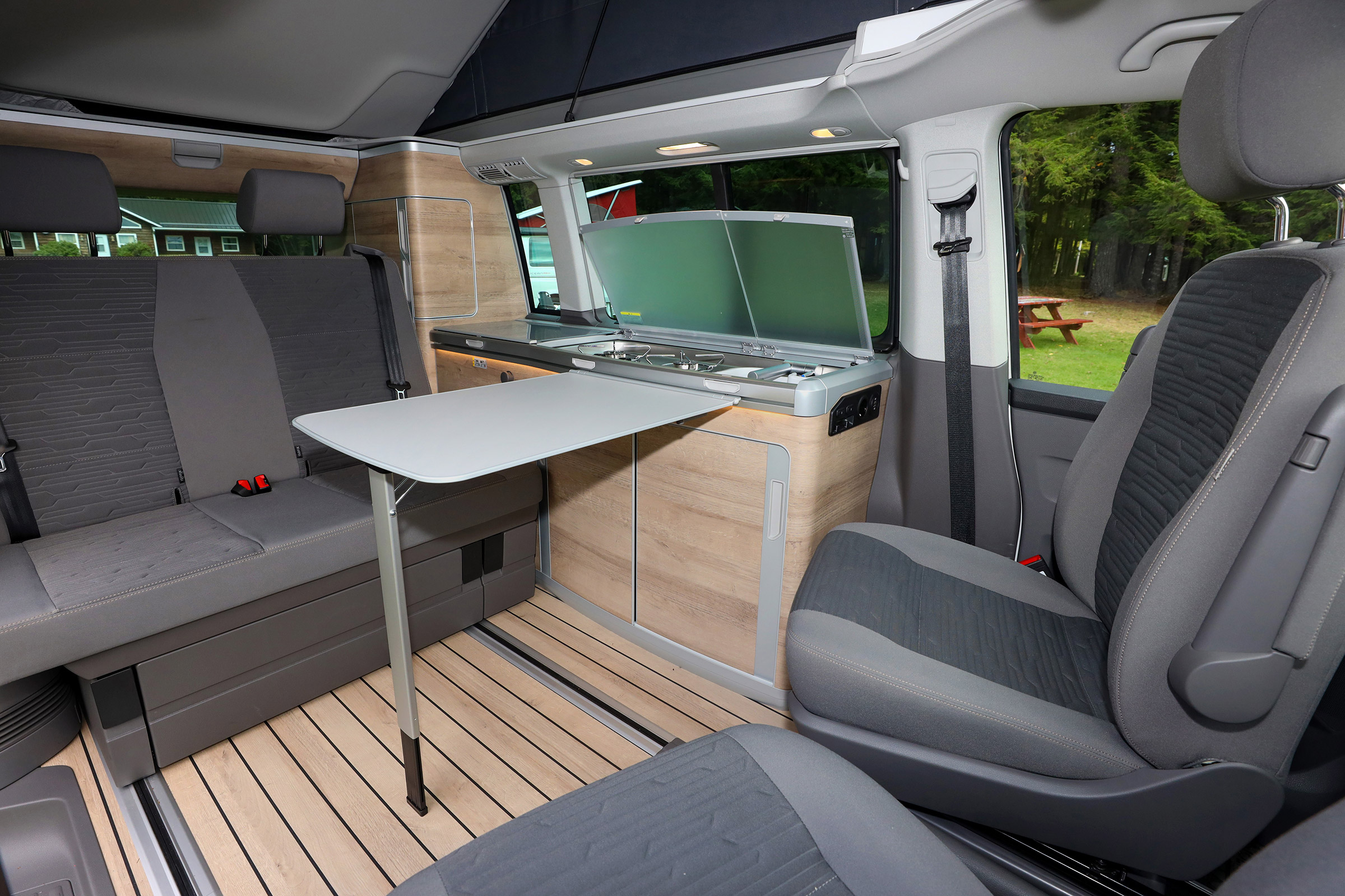 Volkswagen California T6.1 - interior