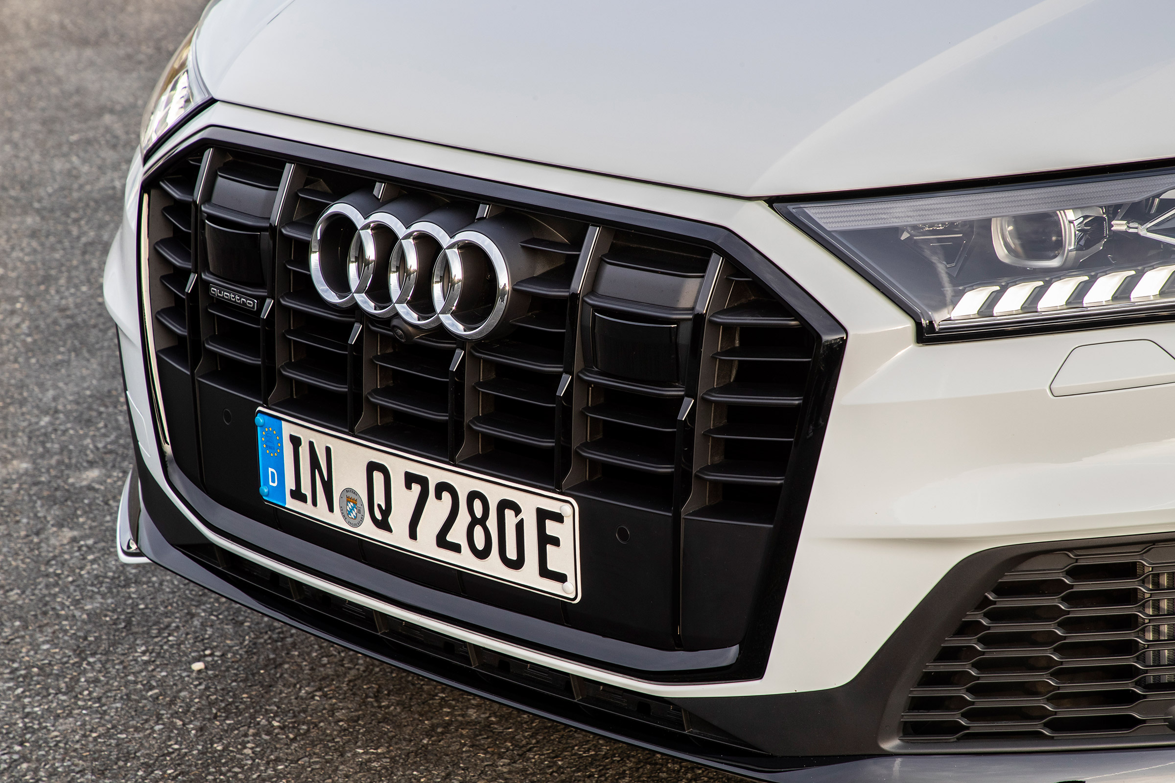 Audi Q7 60 TFSI e - grille