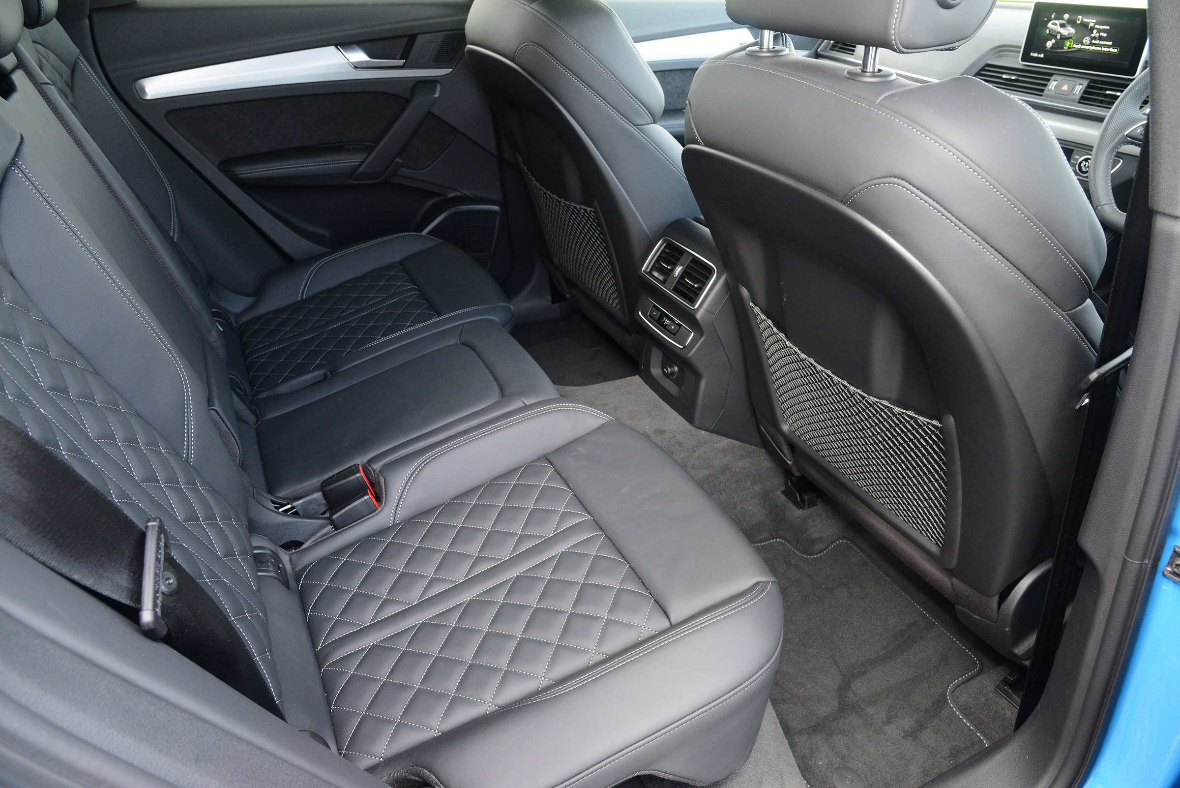 Audi Q5 TFSI e - rear seats