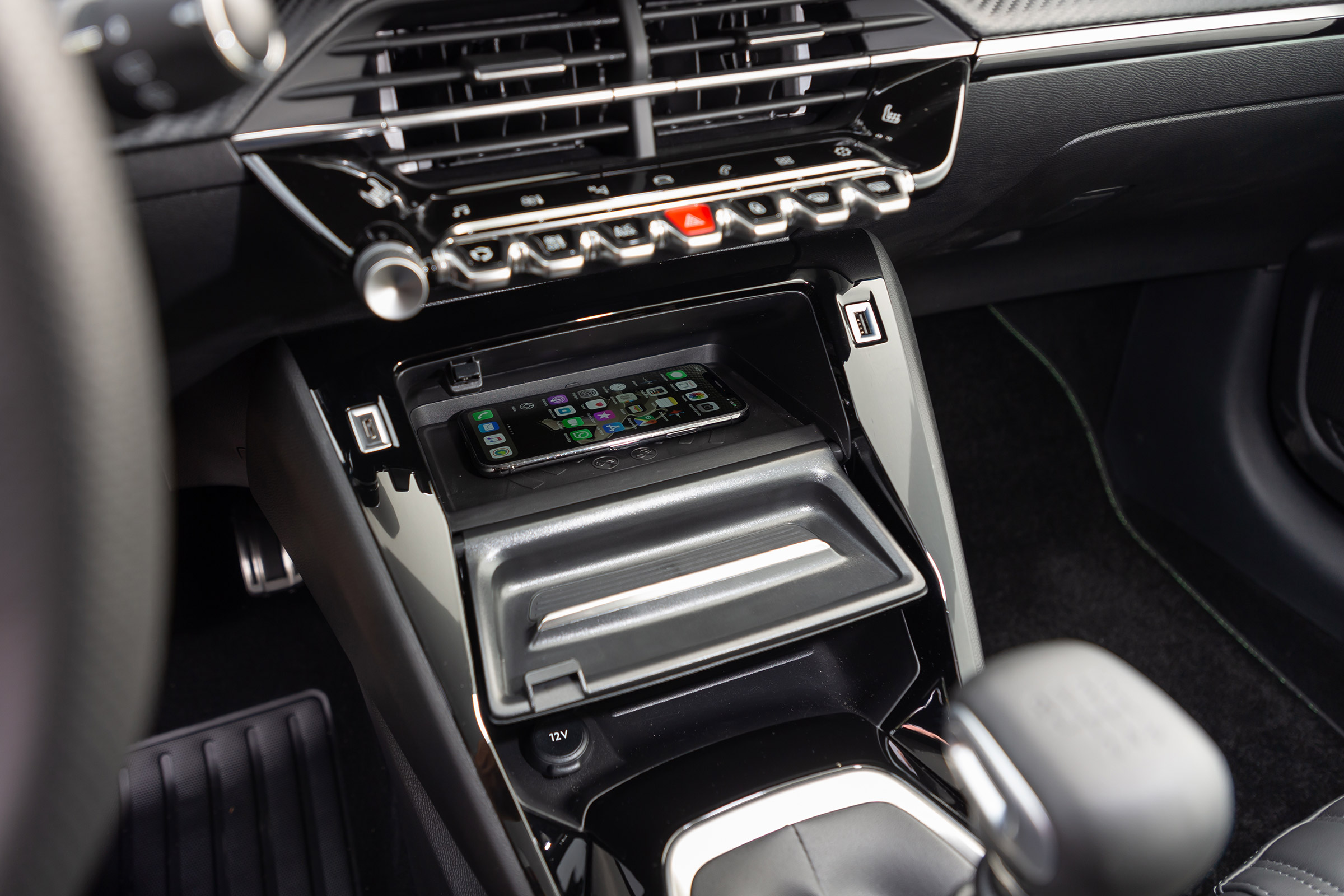 Peugeot 208 - centre console
