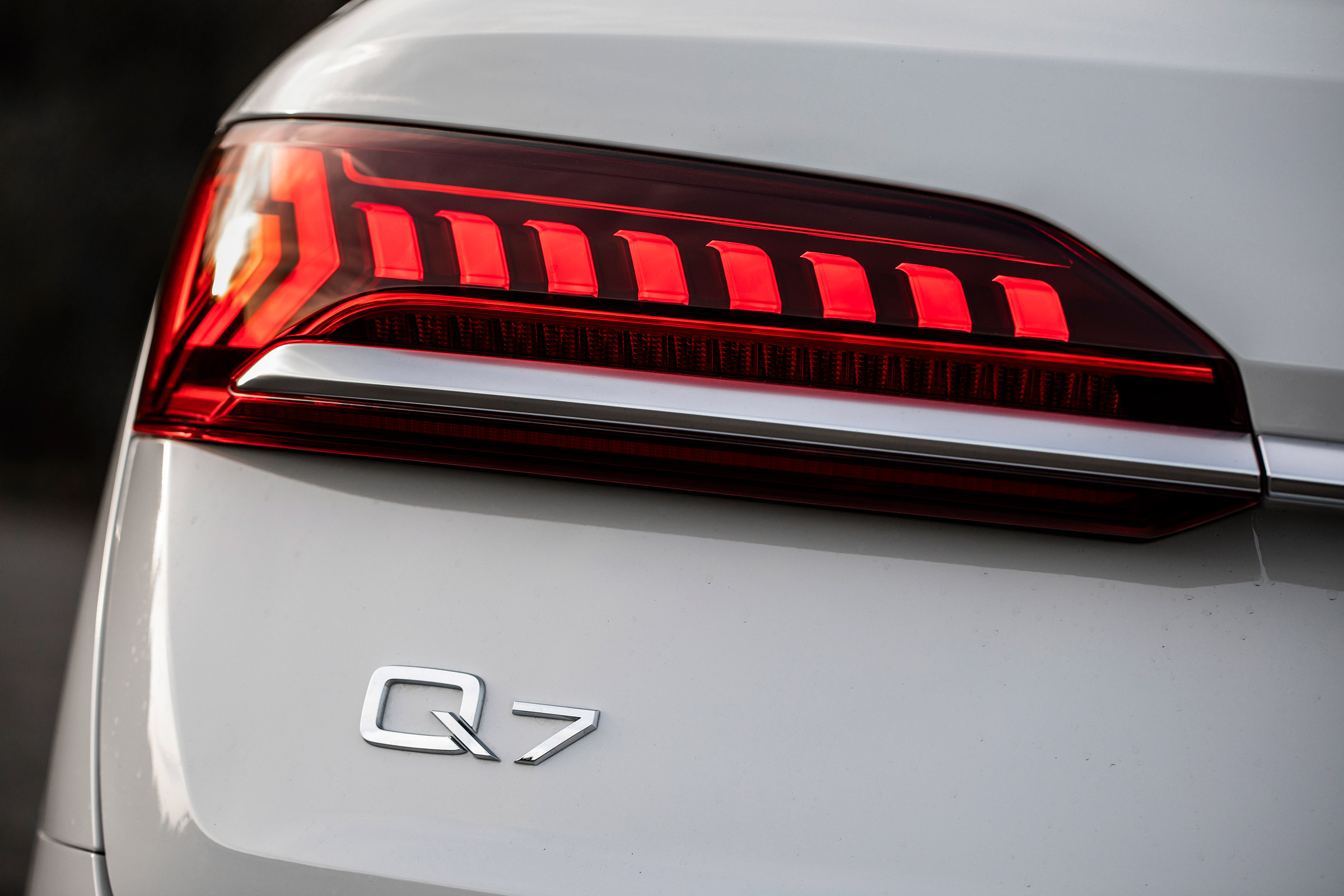 Audi Q7 60 TFSI e - rear light