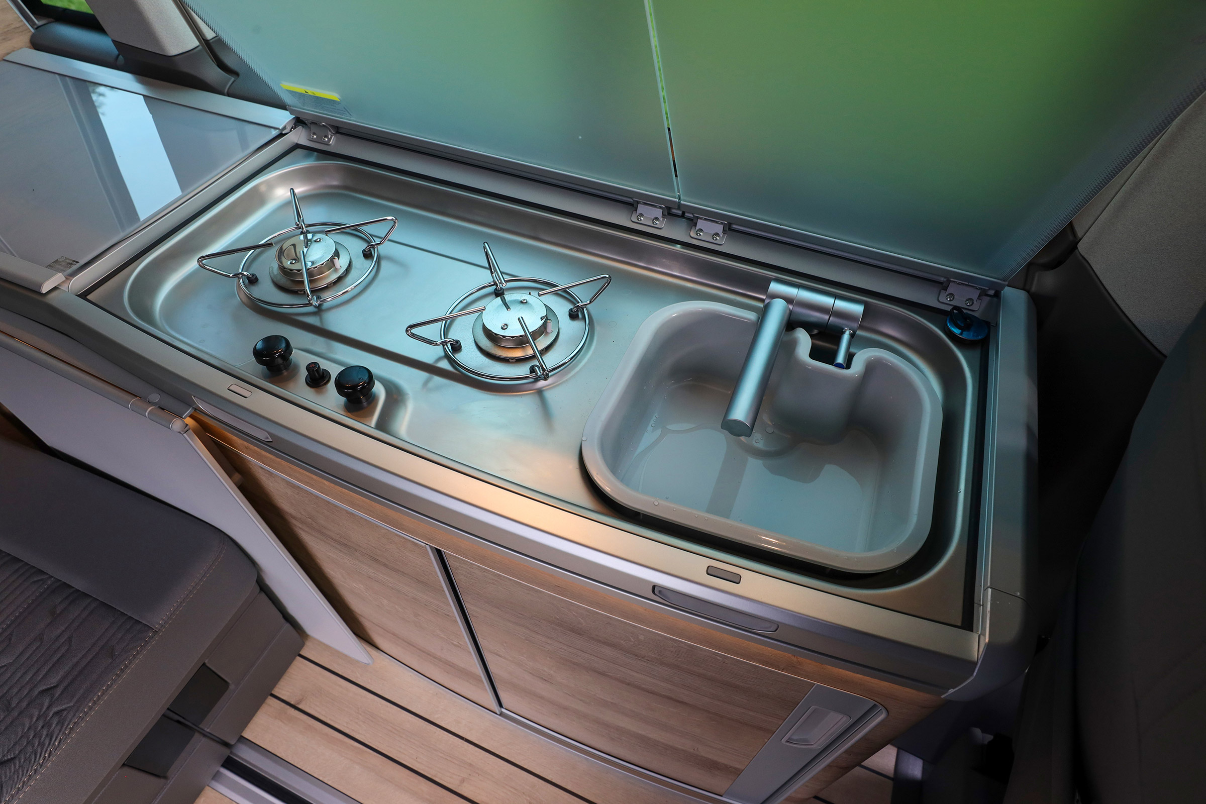 Volkswagen California T6.1 - cooking area