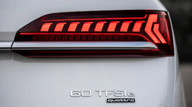 Audi Q7 60 TFSI e - rear badge