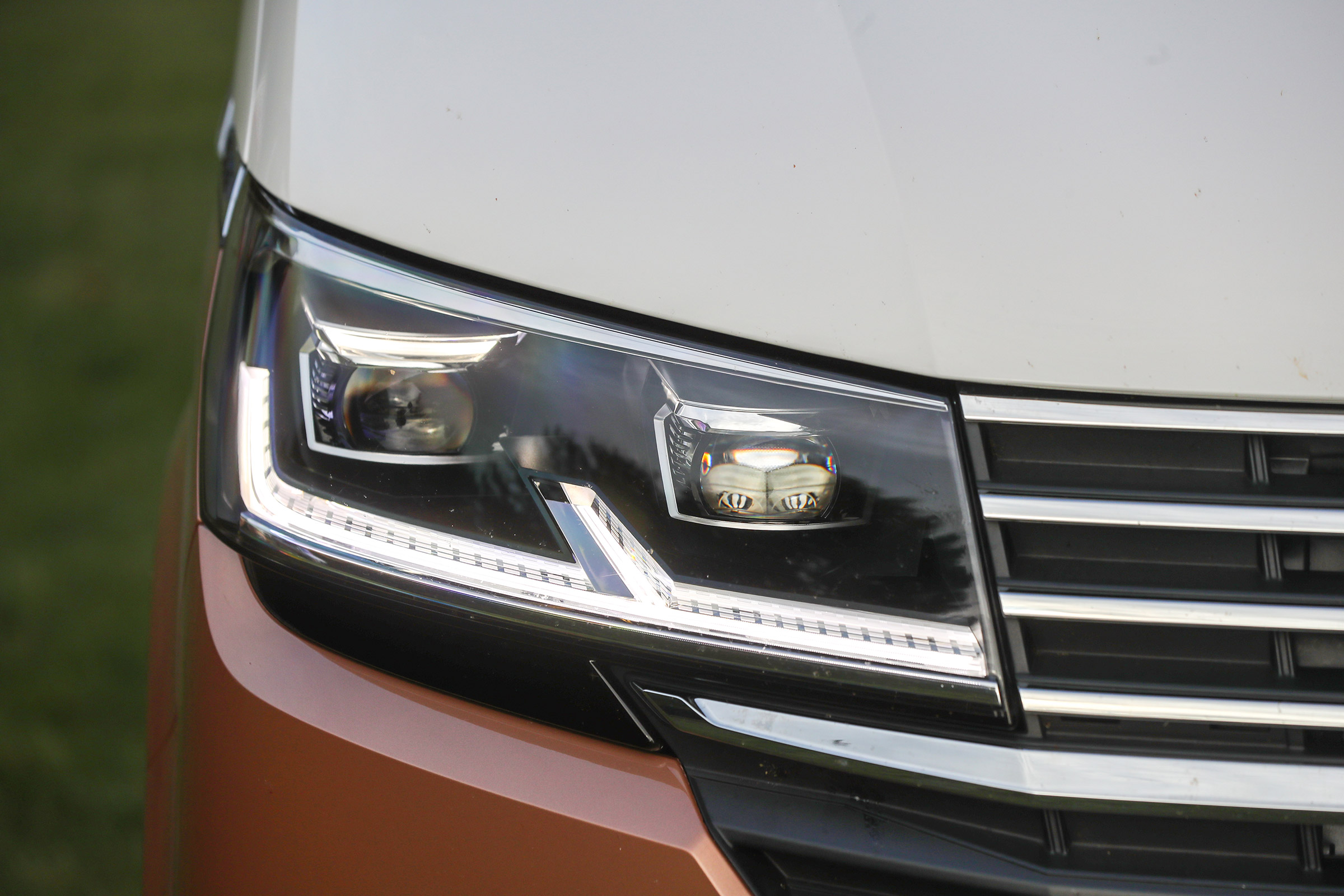Volkswagen California T6.1 - front light