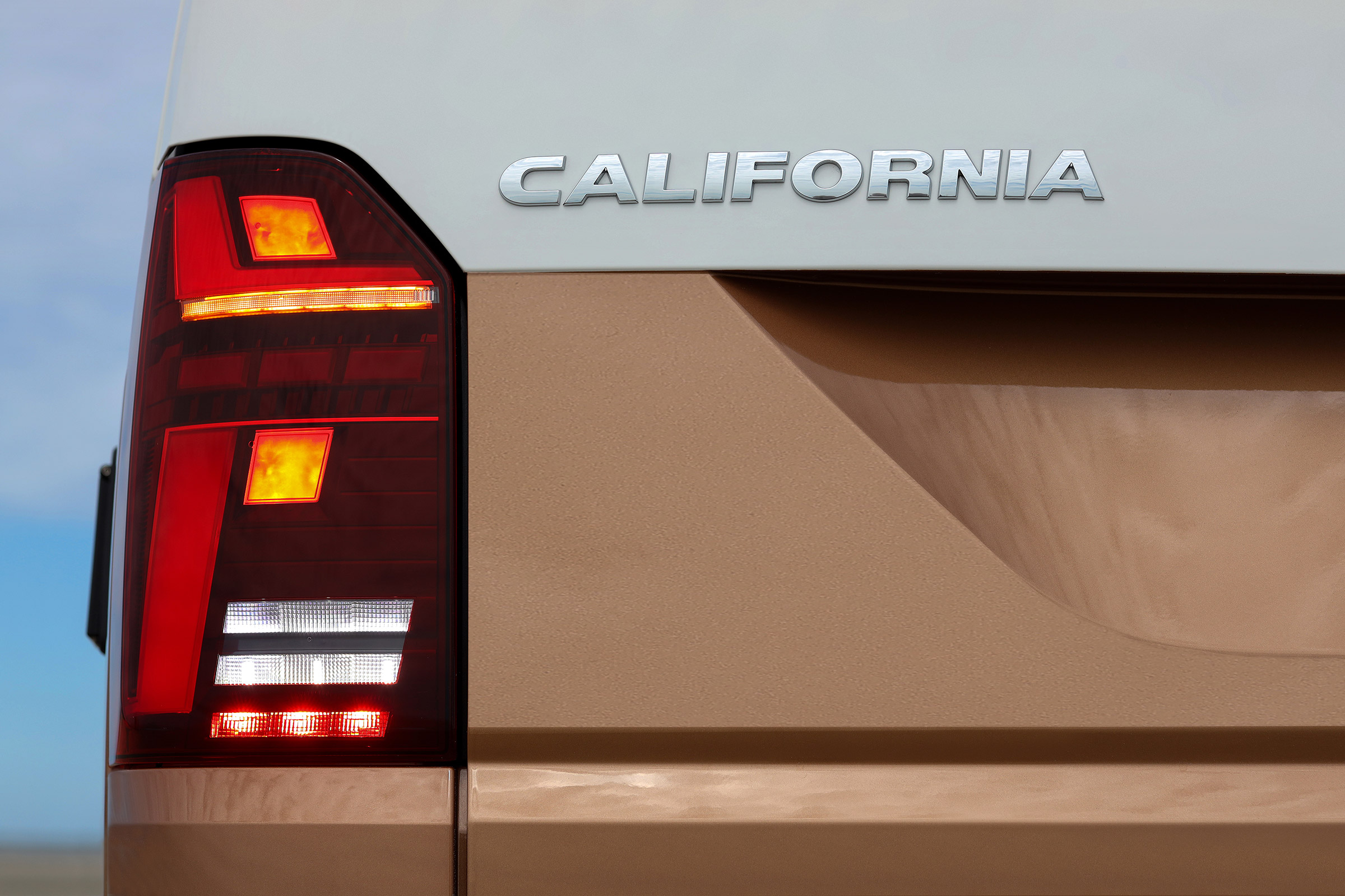 Volkswagen California T6.1 - rear light