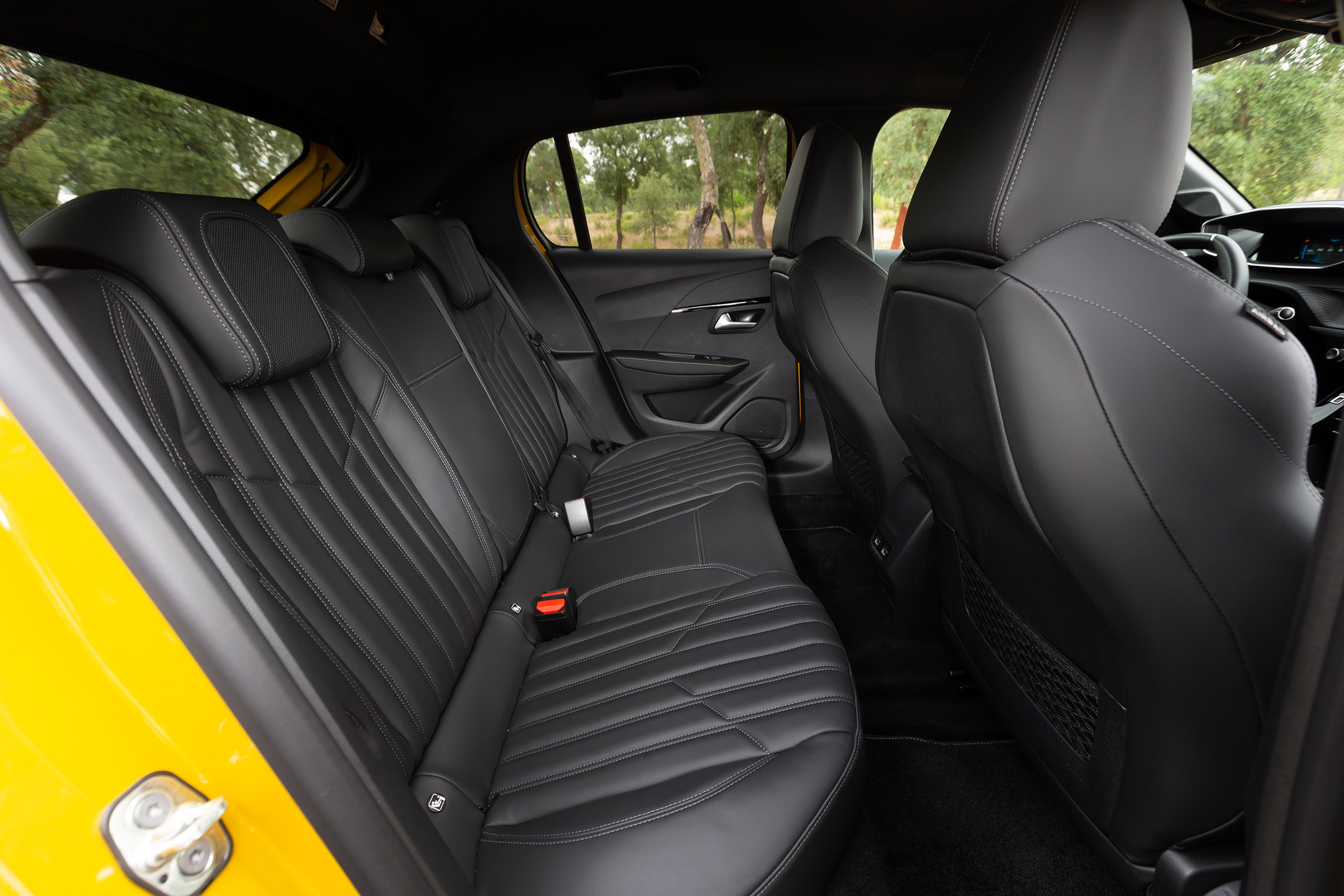 Peugeot 208 - rear seats