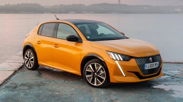 Peugeot 208 - front static