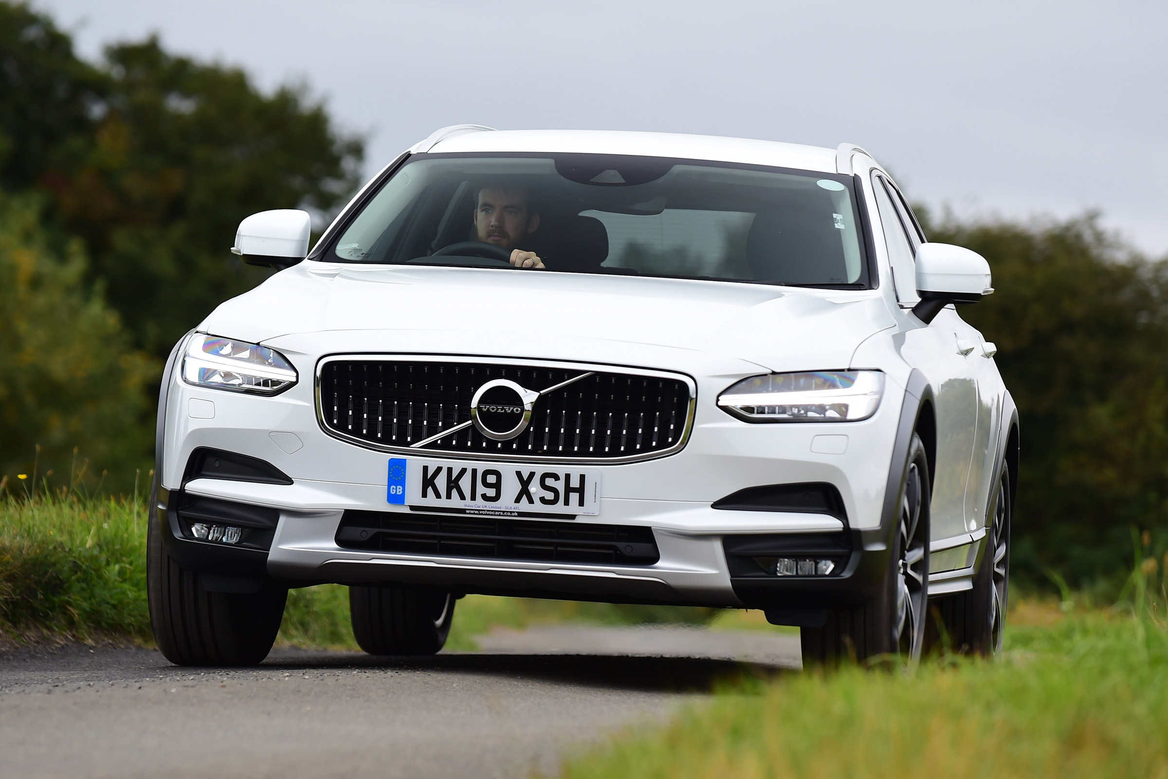 Volvo V90 Cross Country - front action