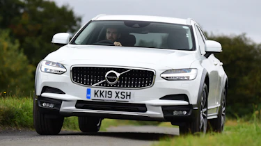 Volvo V90 Cross Country - front action