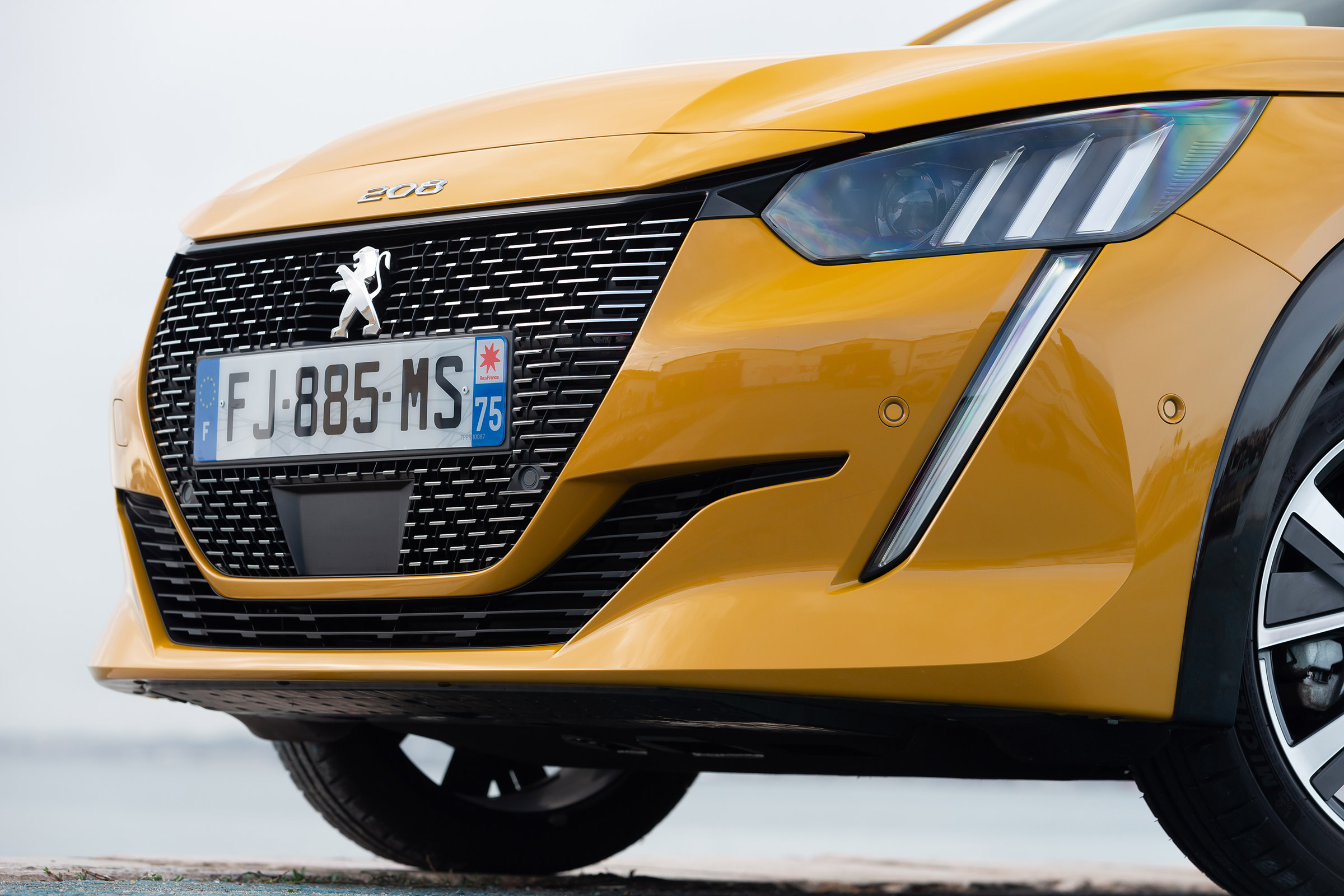 Peugeot 208 - grille
