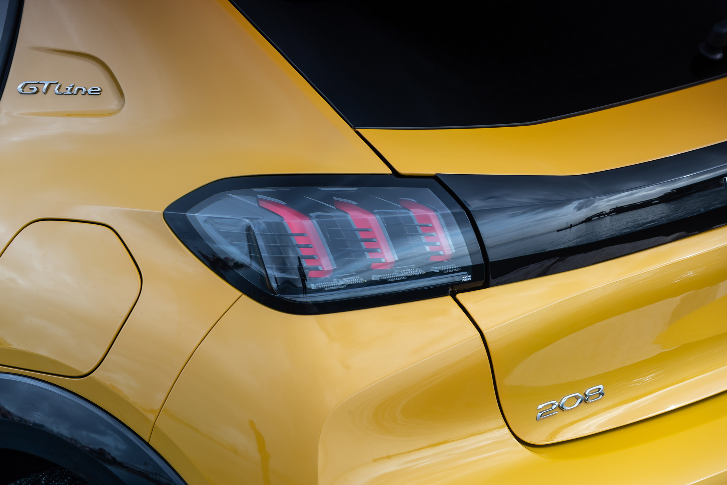 Peugeot 208 - rear light