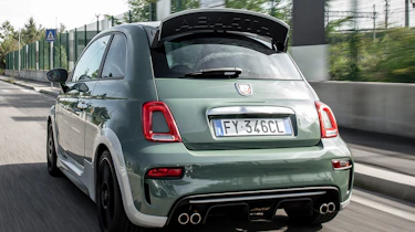 Abarth 695 70th Anniversario - rear tracking