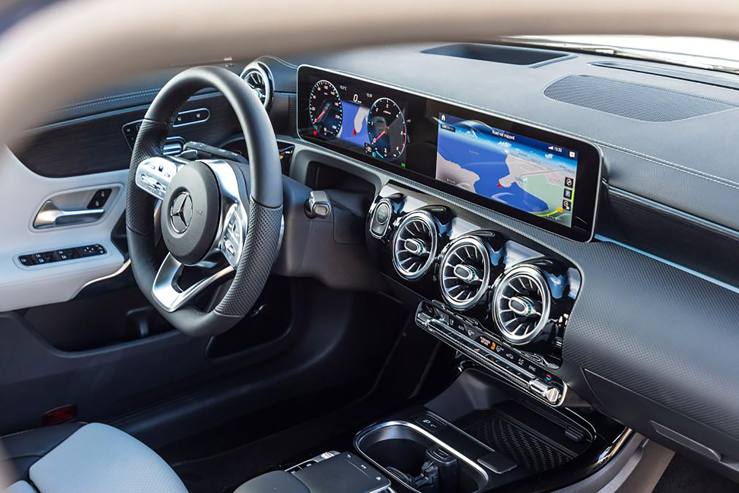 Mercedes CLA - interior