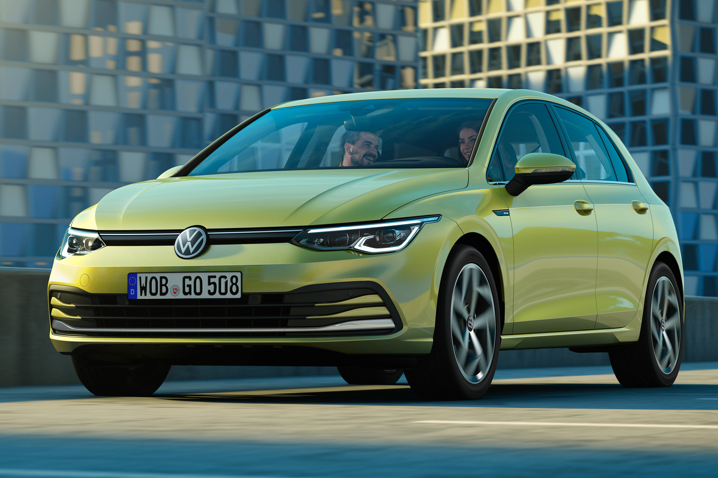 Volkswagen Golf - front tracking