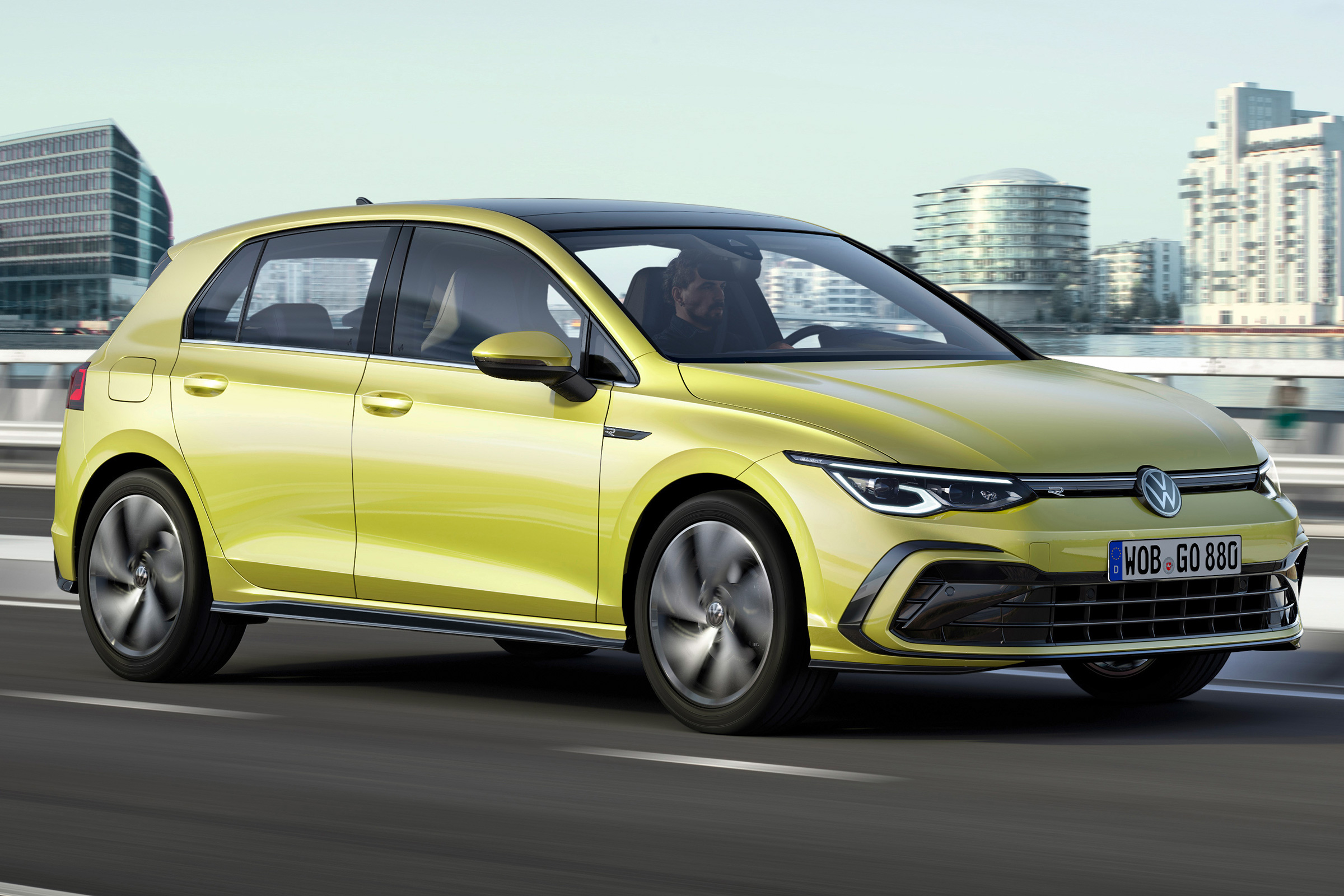 Volkswagen Golf R-Line - front tracking