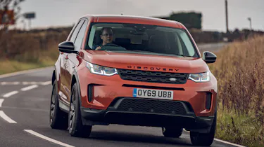 Land Rover Discovery Sport - front tracking