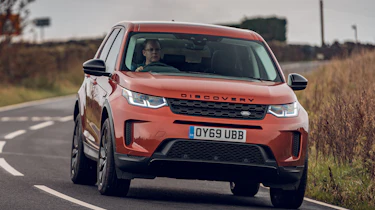 Land Rover Discovery Sport - front tracking