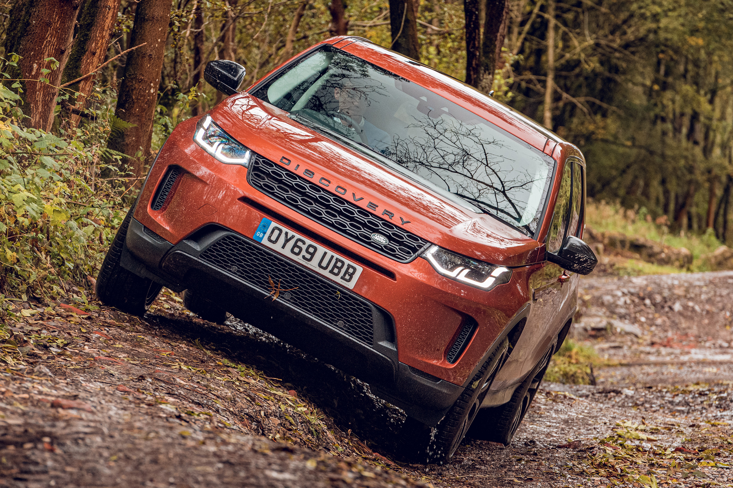 Land Rover Discovery Sport - front off-roading