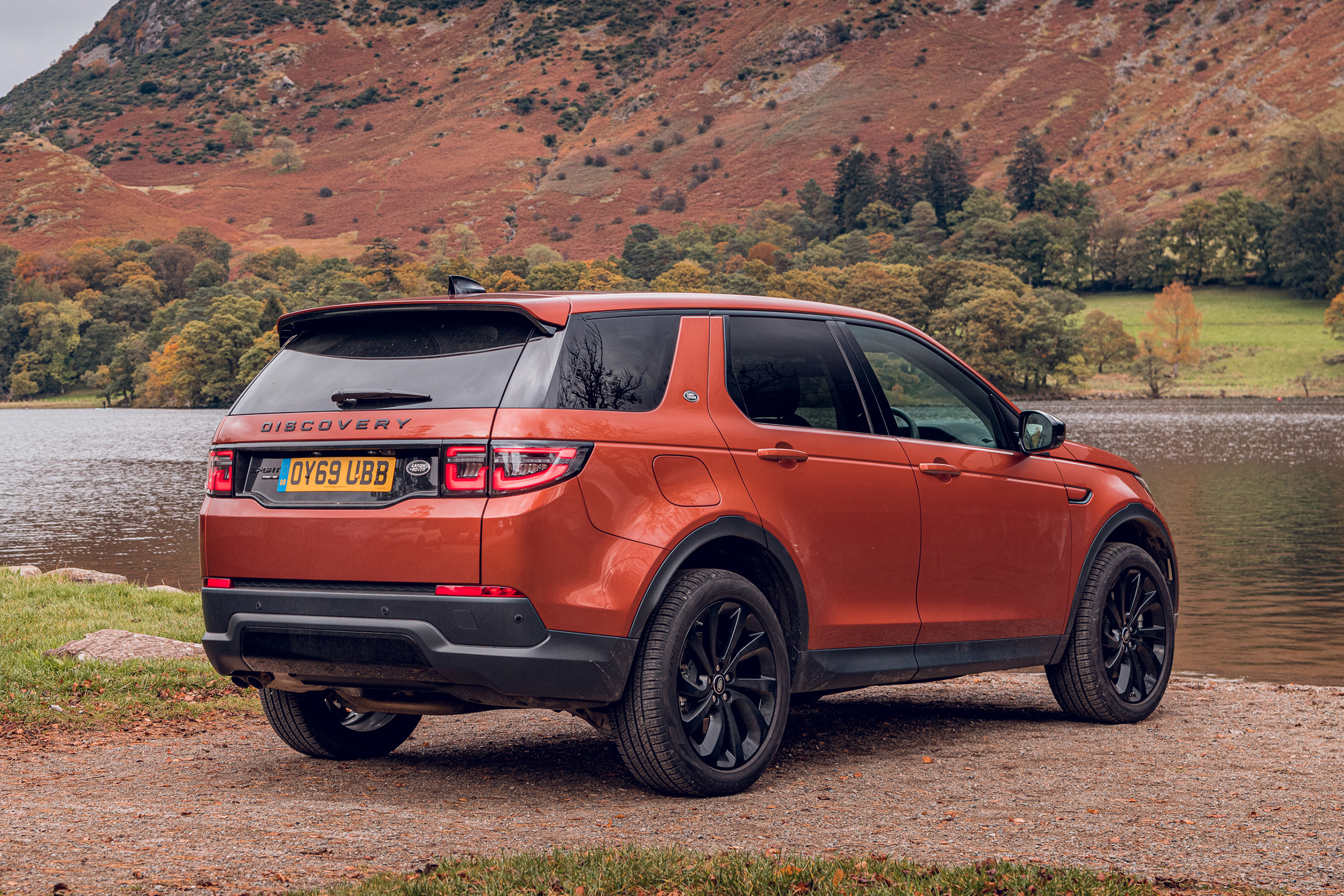 Land Rover Discovery Sport - rear static