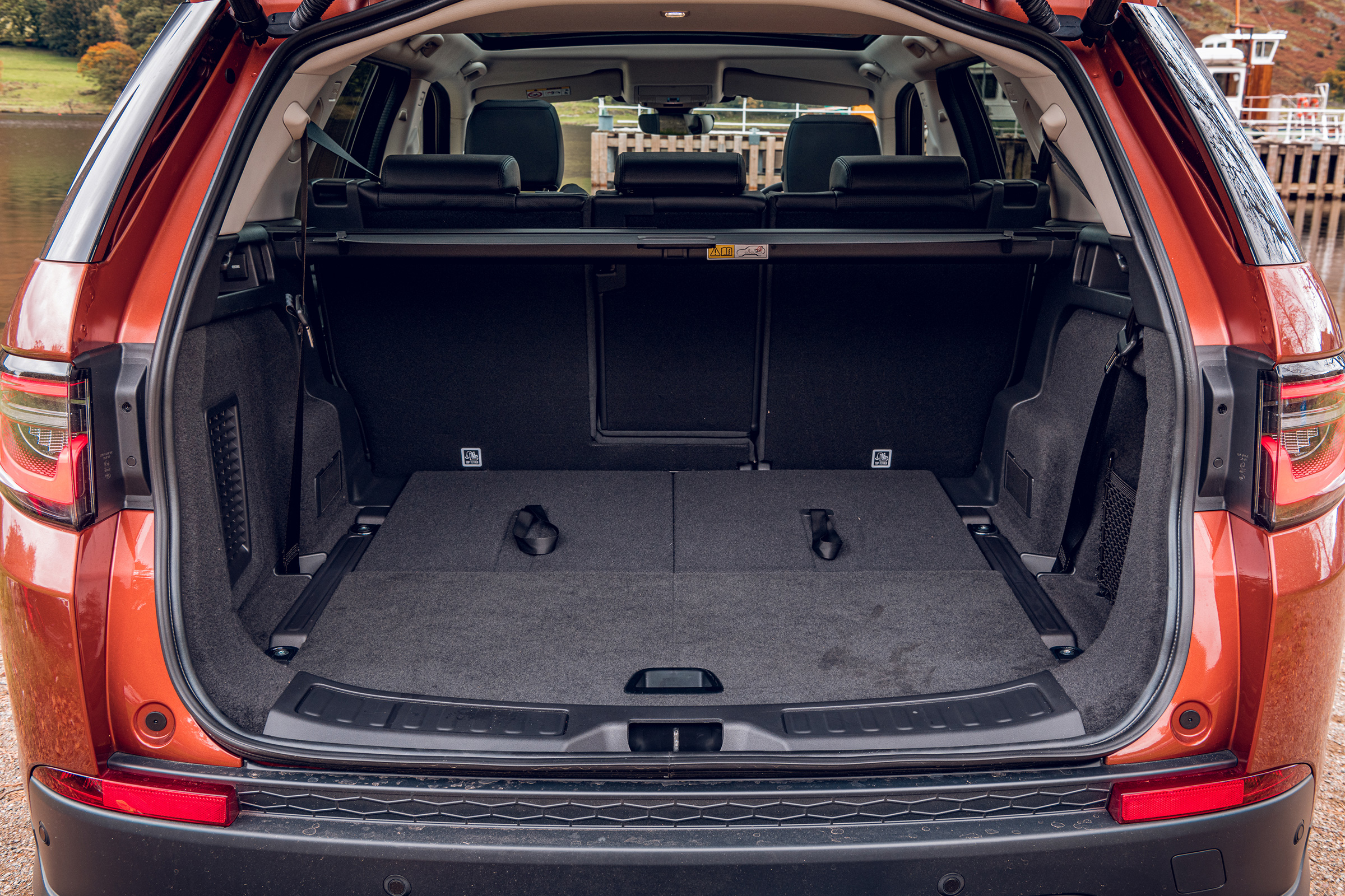 Land Rover Discovery Sport - boot