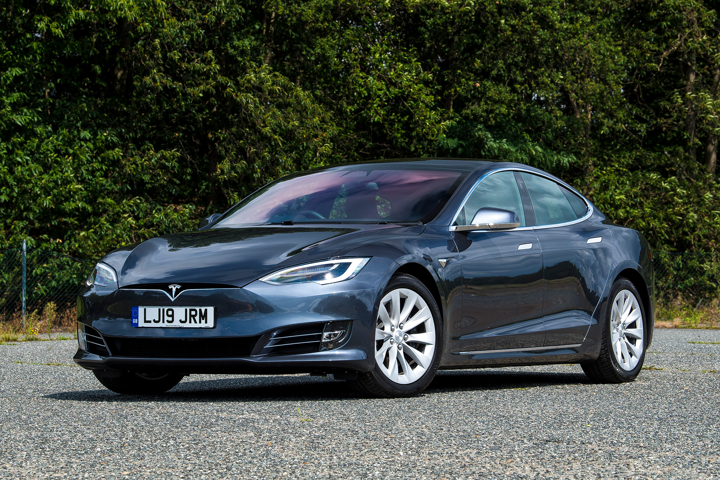 Tesla Model S - front static