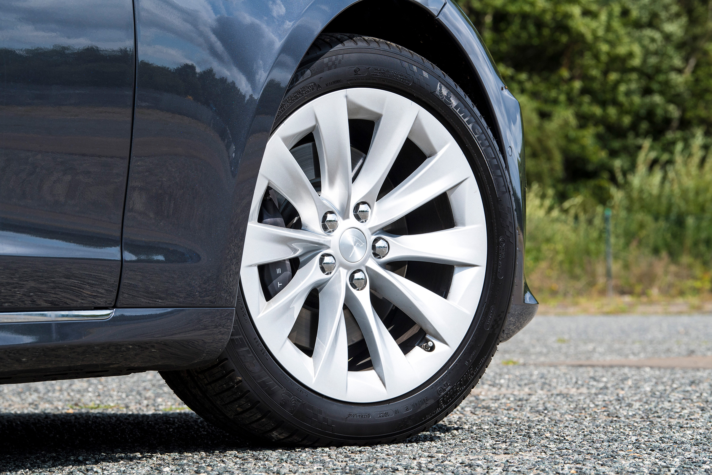 Tesla Model S - wheel