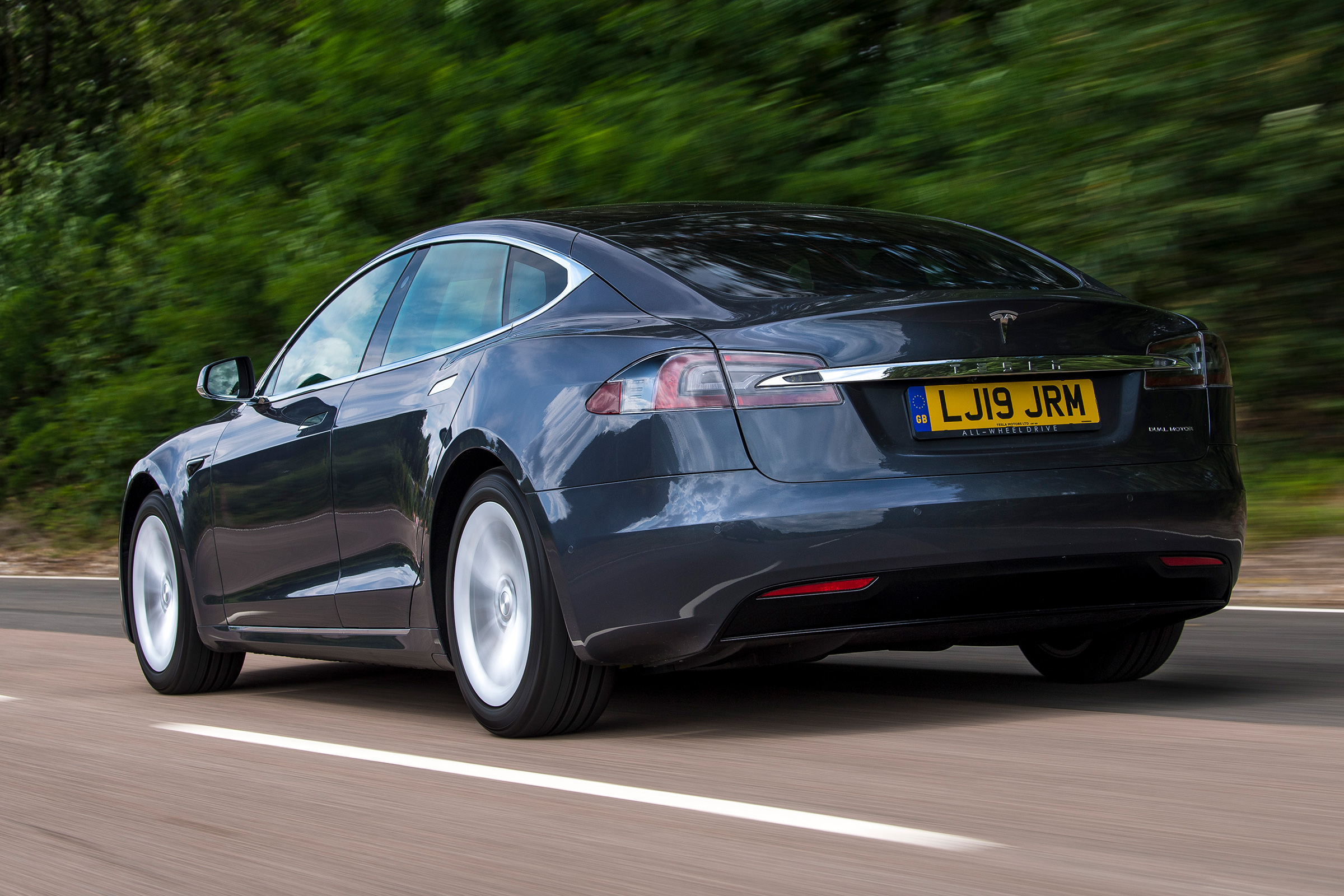 Tesla Model S - rear tracking