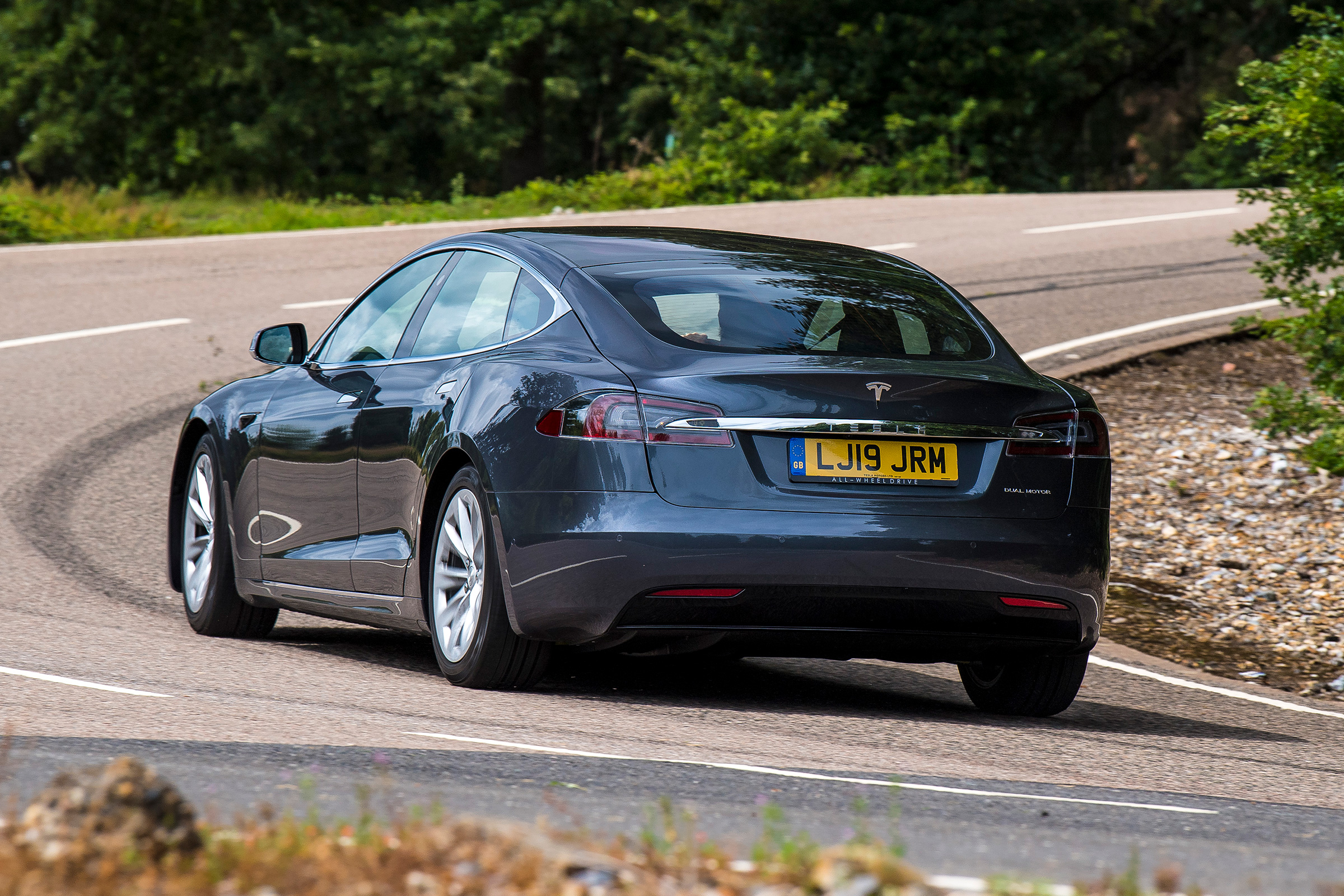Tesla Model S - rear cornering