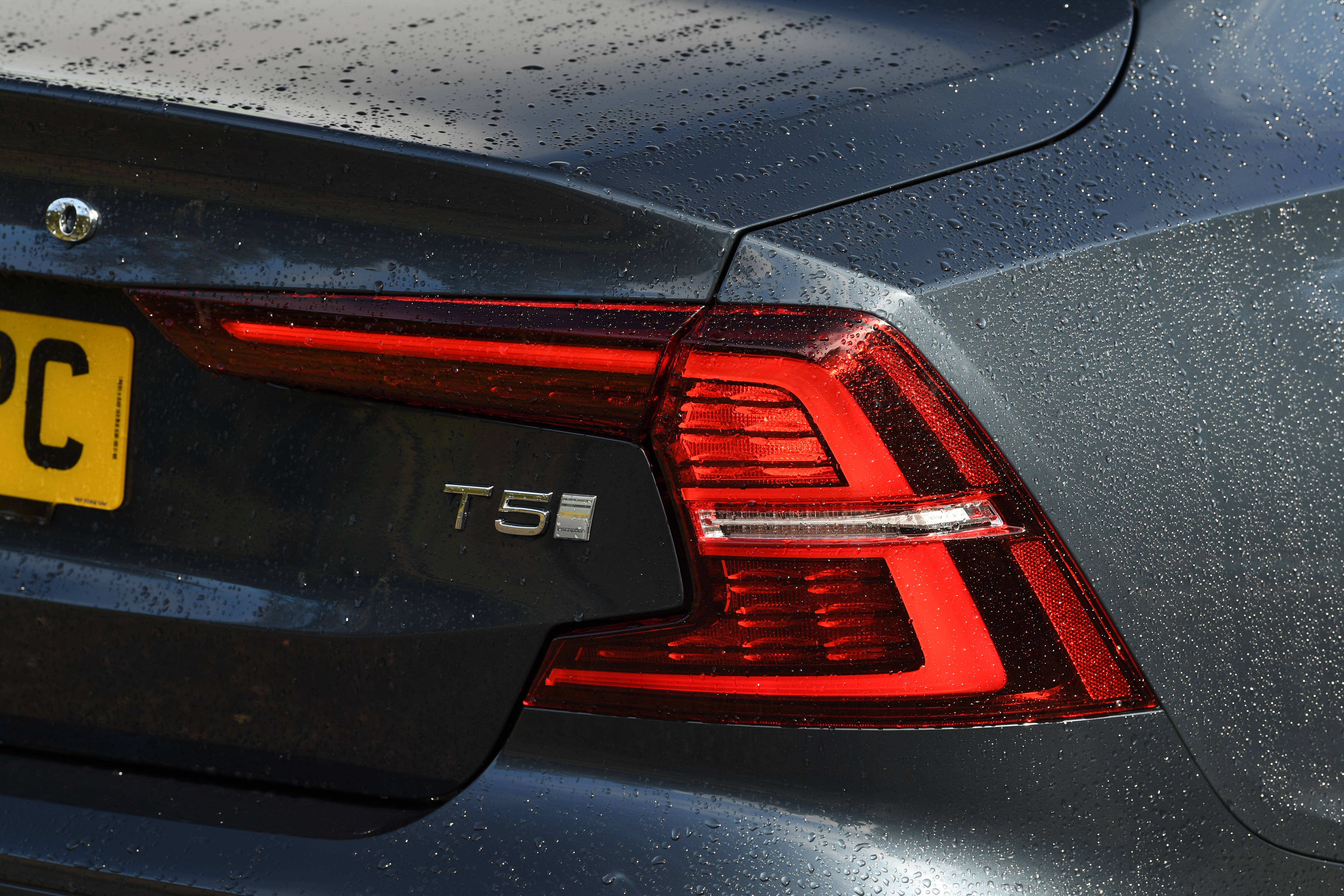 Volvo S60 saloon - rear light