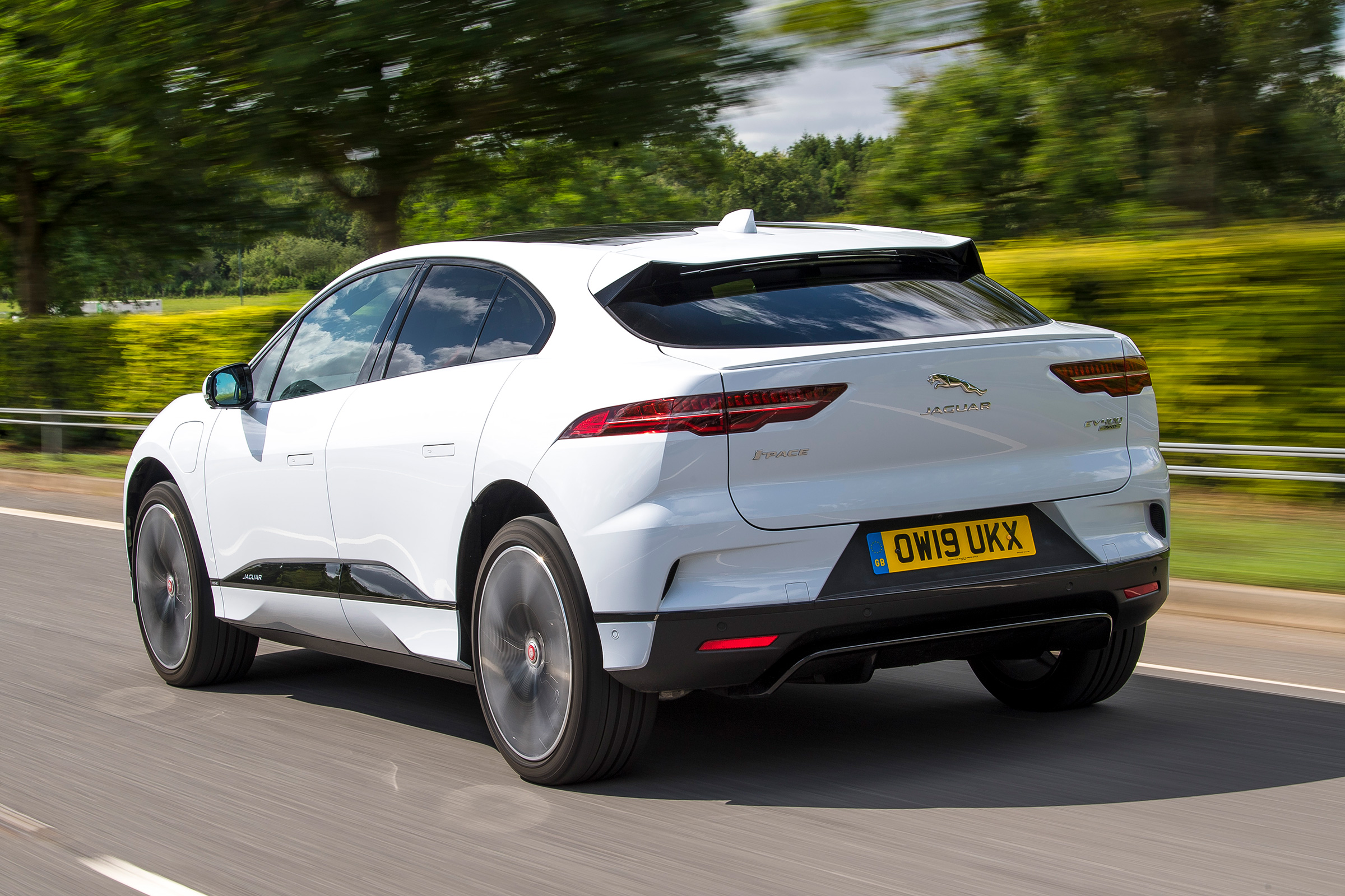 Jaguar I-Pace - rear tracking