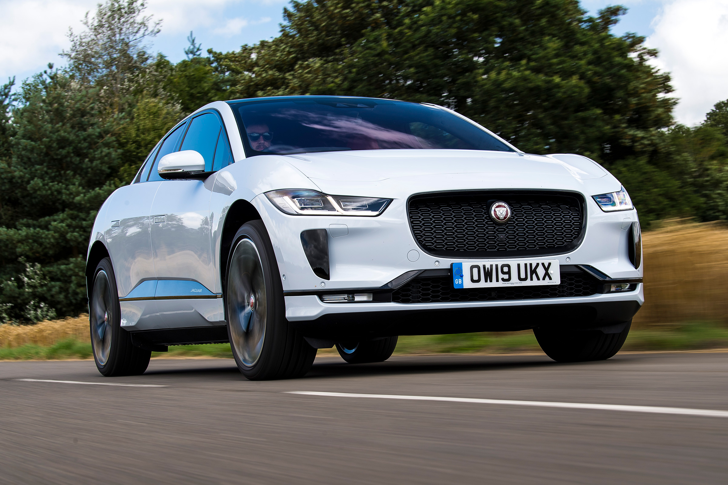 Jaguar I-Pace - front tracking