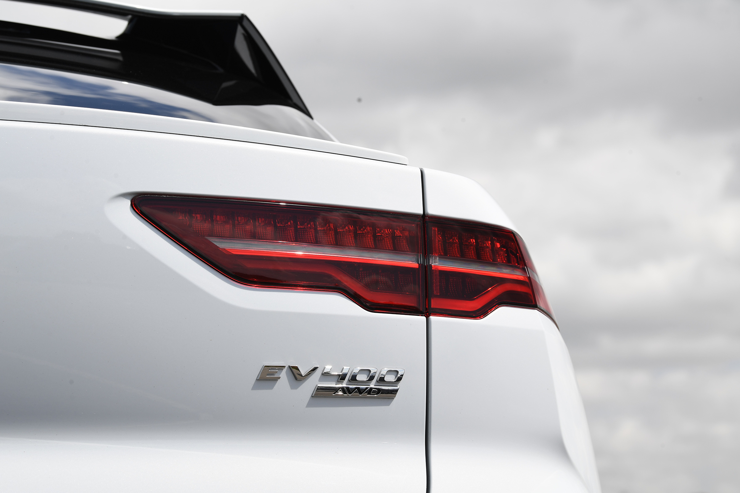 Jaguar I-Pace - brake light