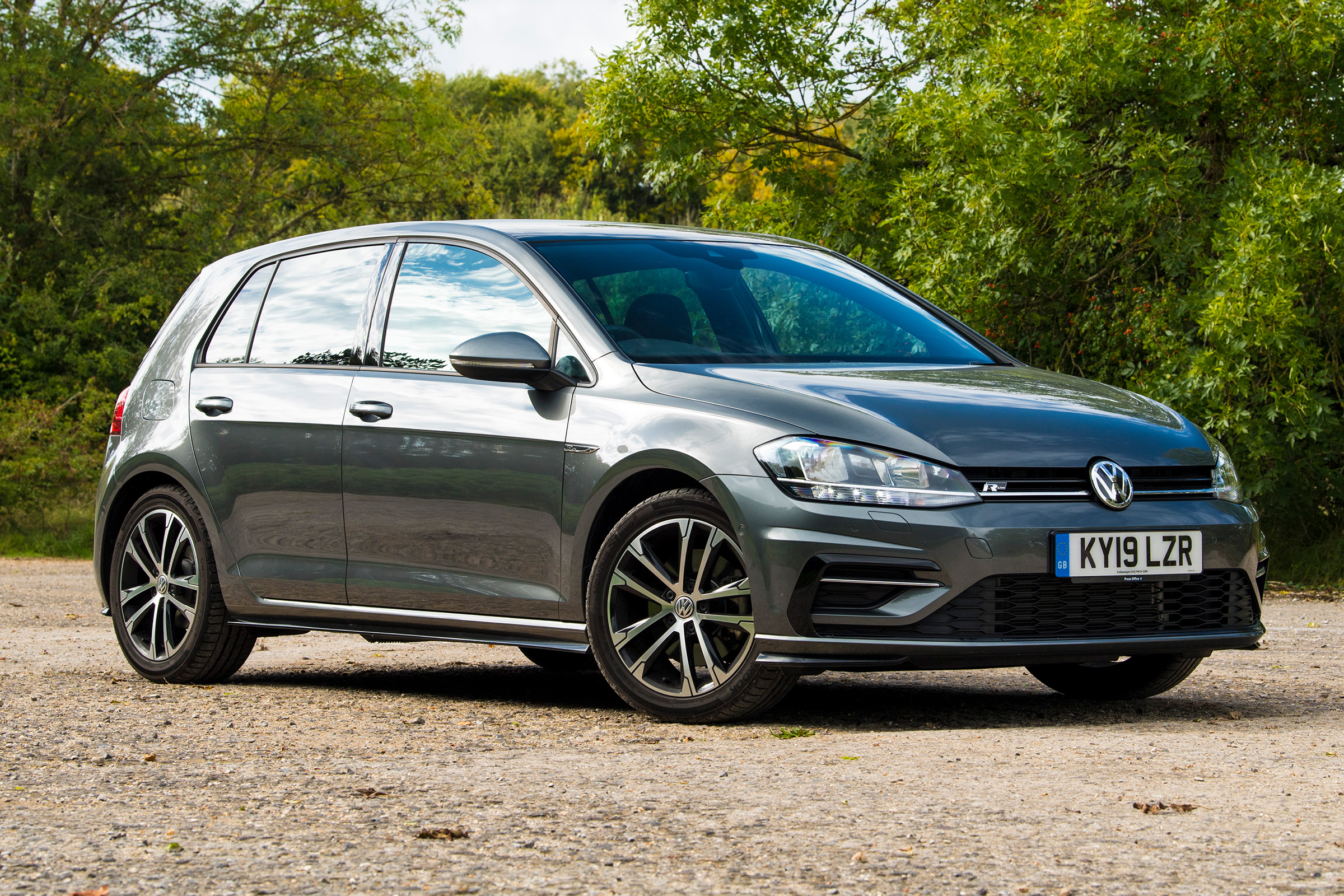 Volkswagen Golf - front
