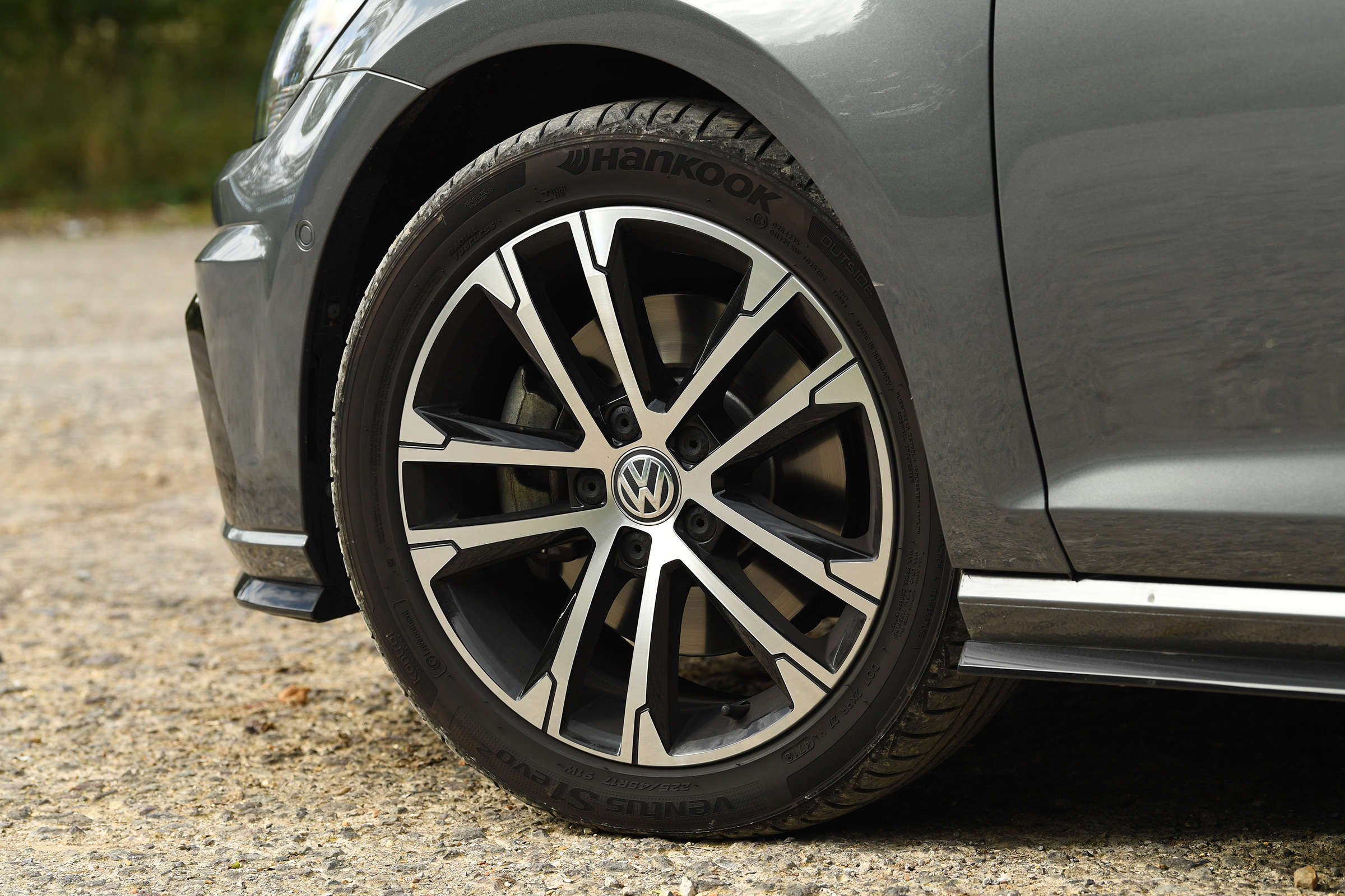 Volkswagen Golf - wheel