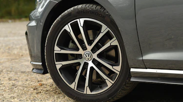 Volkswagen Golf - wheel