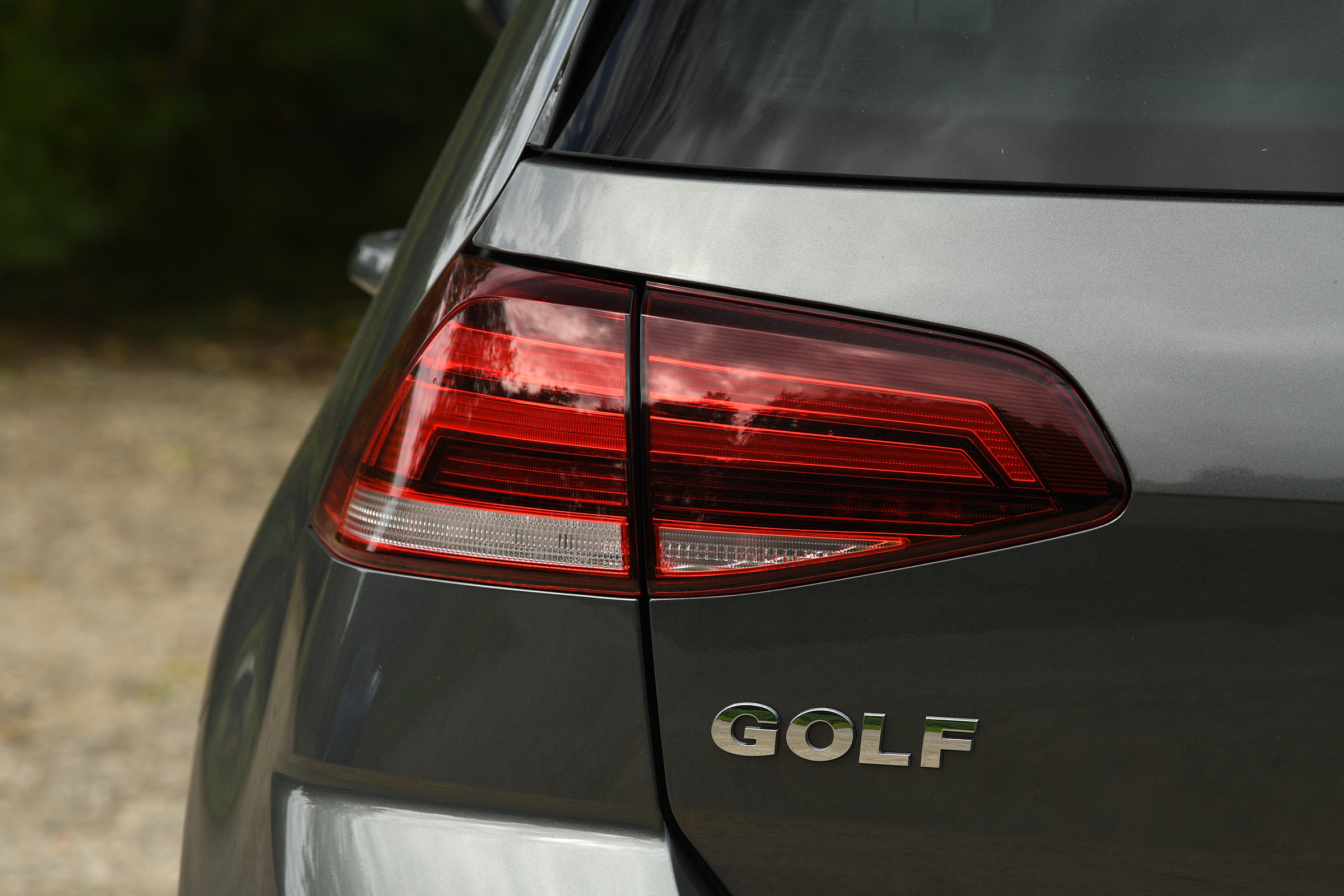 Volkswagen Golf - brake light