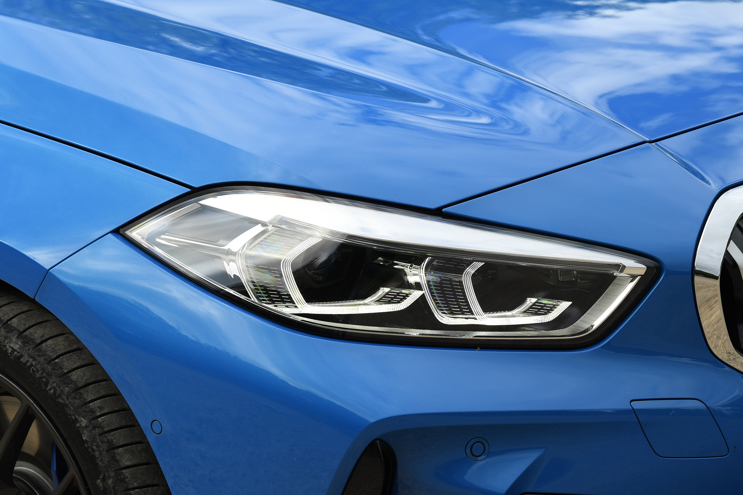 BMW 1 Series - head light