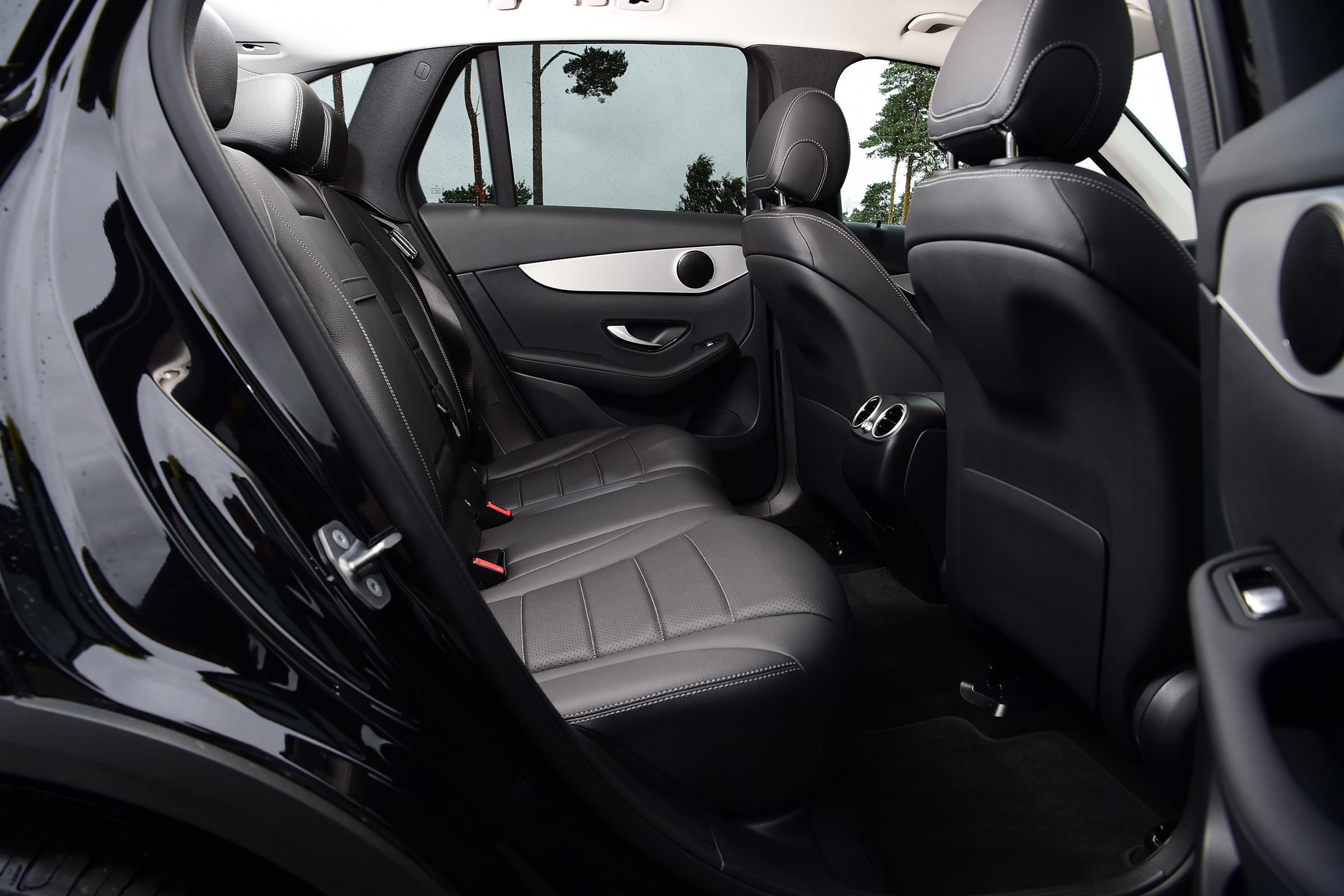 Mercedes GLC 220 d  - rear seats